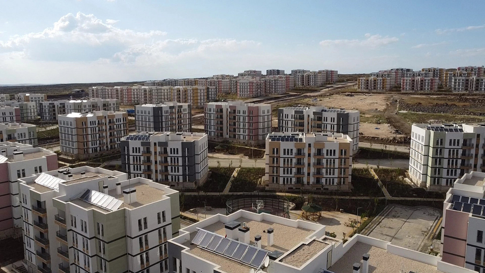 Bakan Kurum, Tek Tek İlleri Açıkladı: Konut ve İş Yerlerinin Tam Listesini Paylaştı…