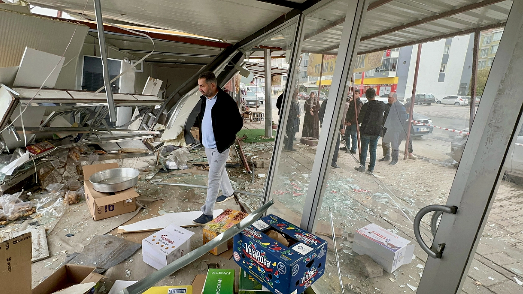 Facianın eşiğinden dönüldü: Malatya'da araç konteynerleri biçti