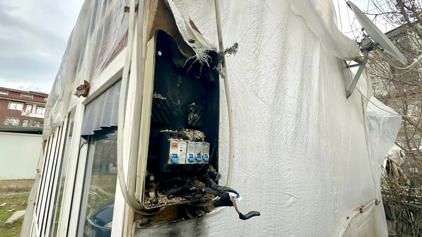 Malatya'nın Göbeğinde 35 Bin Voltluk Dehşet: Facianın Eşiğinden Dönüldü! Hesap Sorulacak mı?