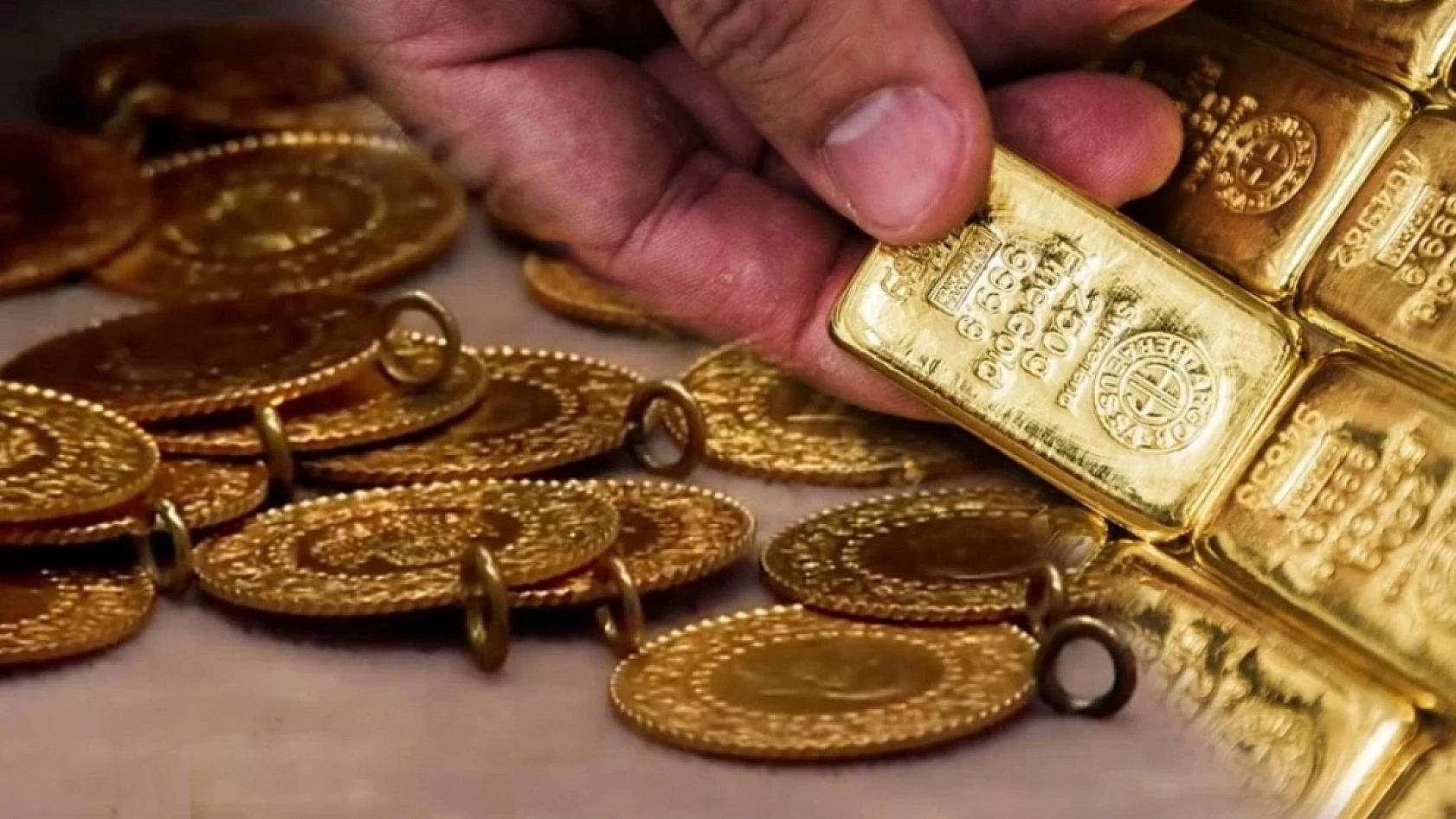 Altın düşüş mü yaşıyor? İşte 27 Aralık güncel fiyatlar…