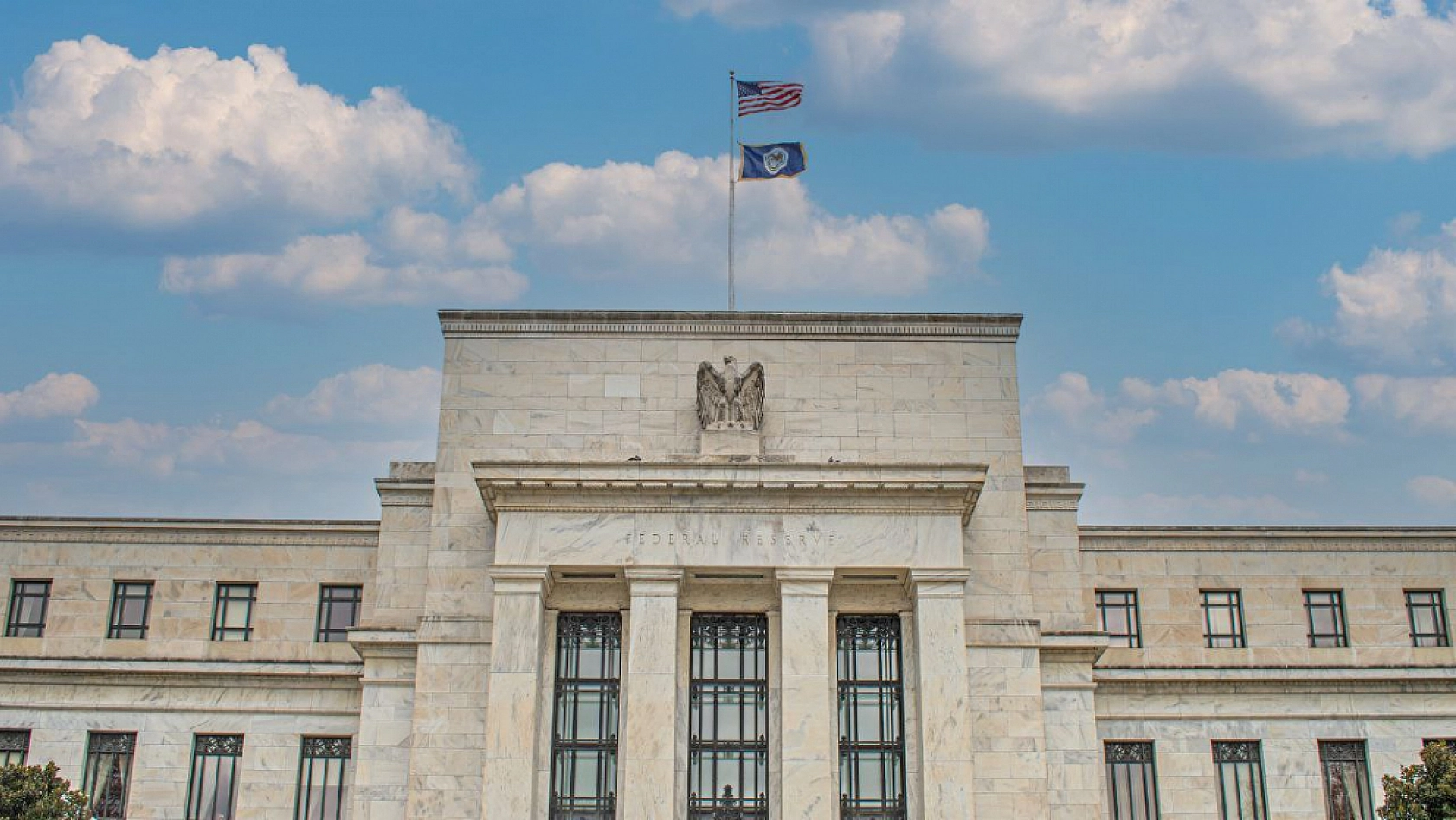 Üç adet çeyrek altın bir asgari ücretle yarışıyor