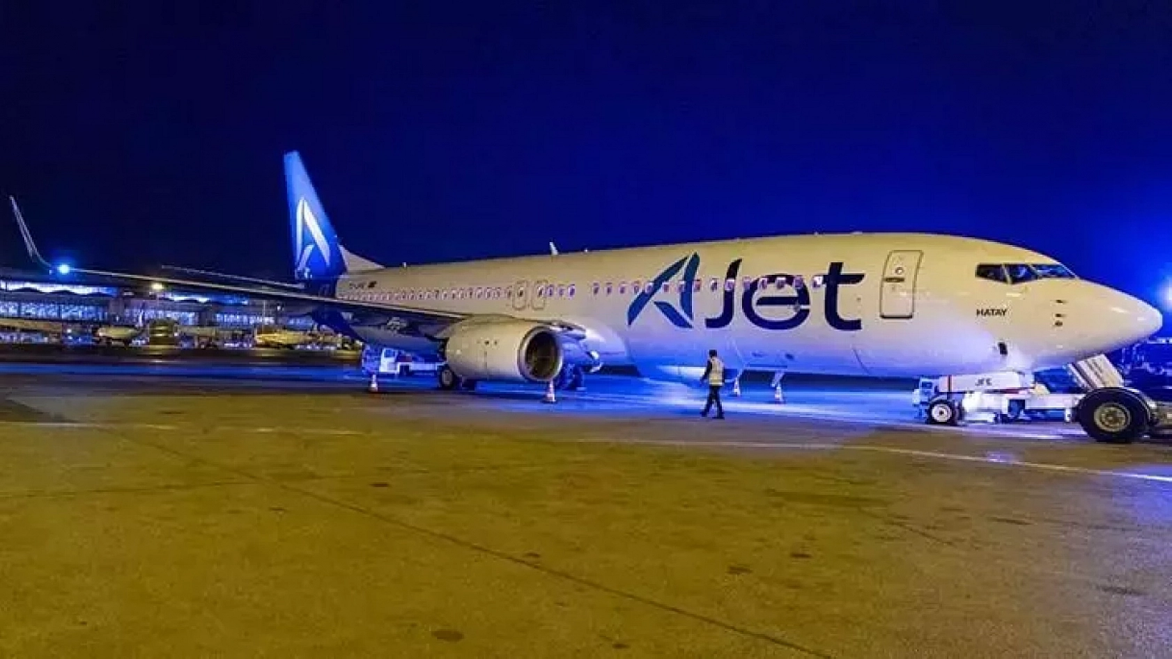 Malatya'dan uçacaklara babalar günü müjdesi: AJet'ten yüzde 30 indirim