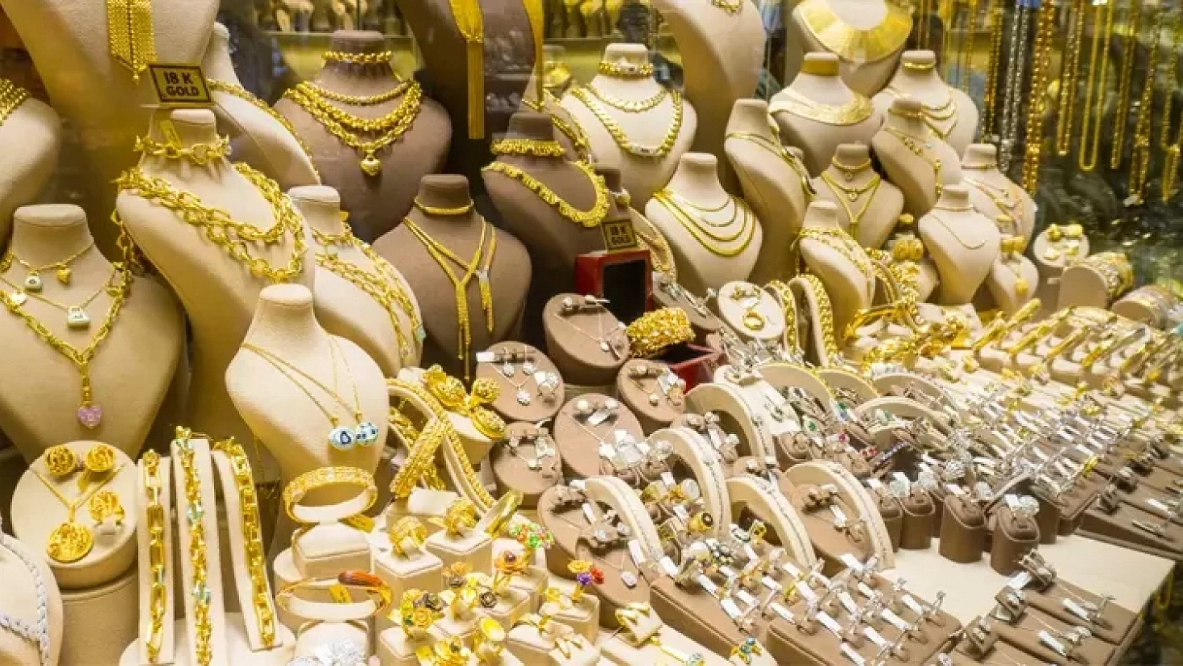 Altın haftaya yükselişle başladı: Gram, çeyrek ve yarım altın ne kadar oldu?