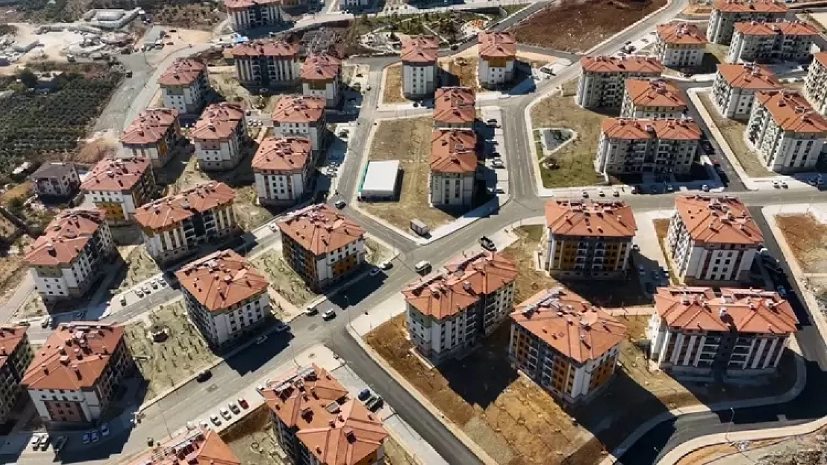 Bakan Kurum, Tek Tek İlleri Açıkladı: Konut ve İş Yerlerinin Tam Listesini Paylaştı…