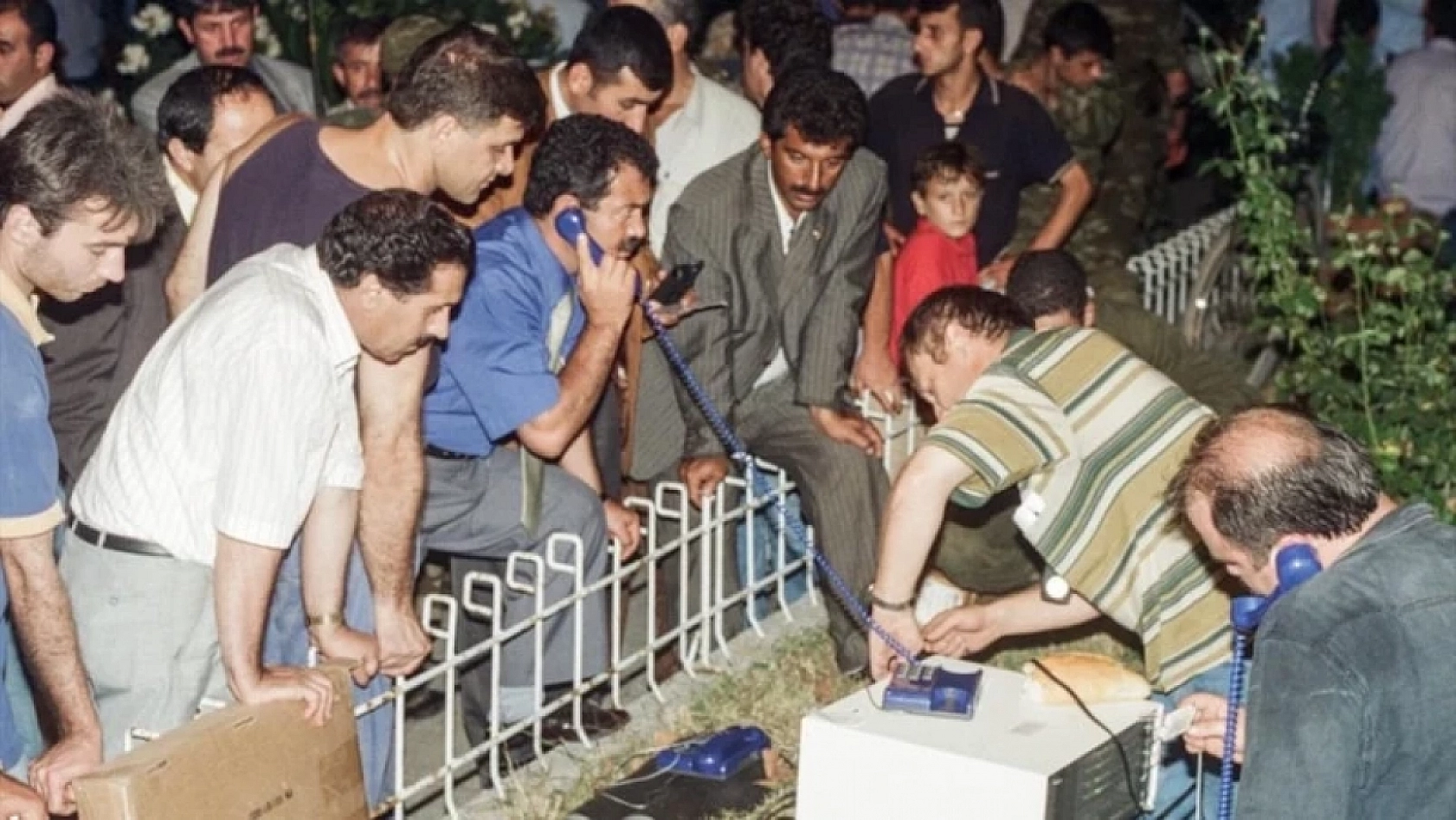 17 Ağustos Depremi'nin hafızalardan silinmeyen görüntüleri! 27 yıl geçti