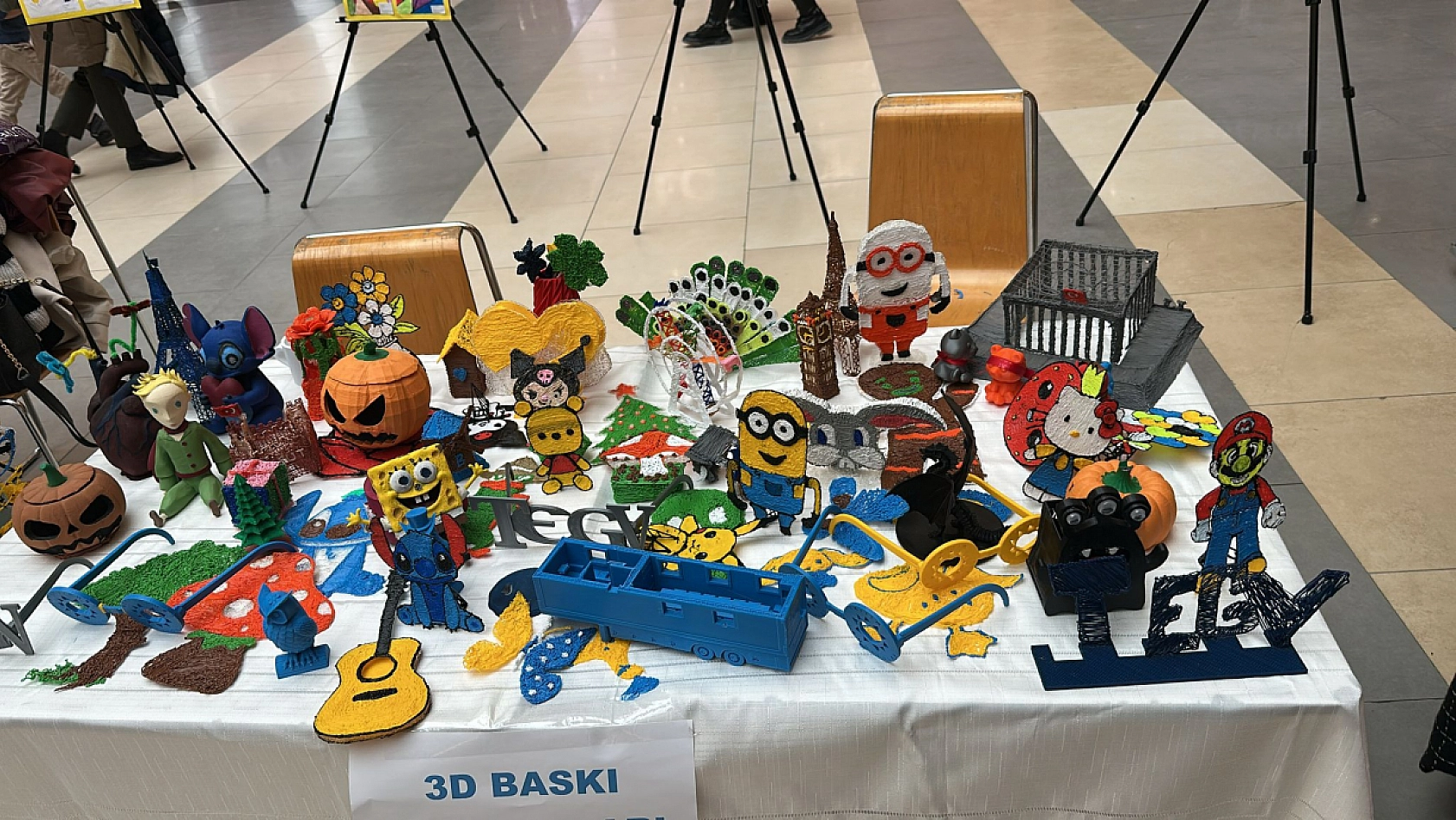 Malatya'da renkli sergi: Üreten çocuklar sahnedeydi….