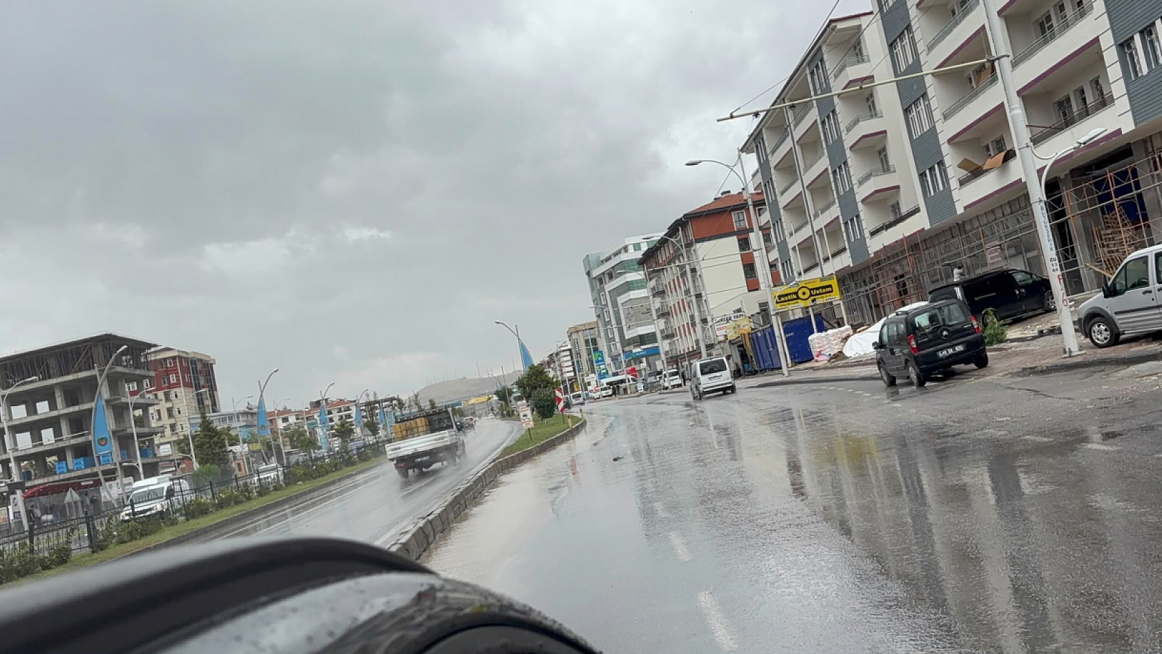 Malatya'da sağanak yağış hayatı olumsuz etkiledi