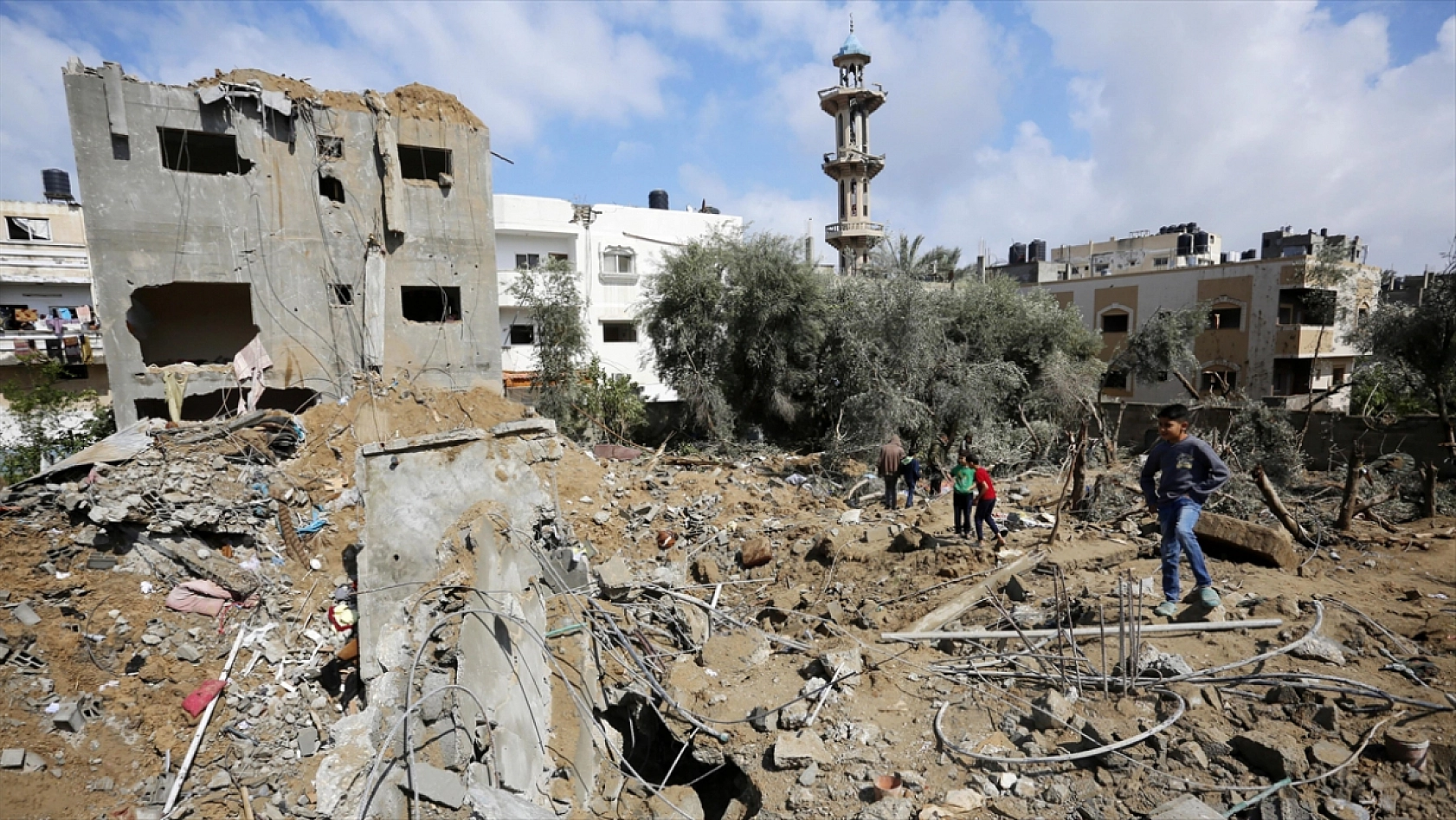 Ümmet Gazze'yi Unuttu..!