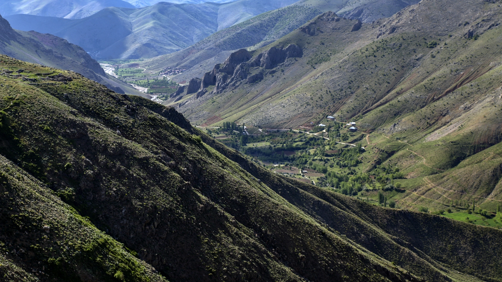 Malatya'daki vadi görkemiyle göz kamaştırıyor!