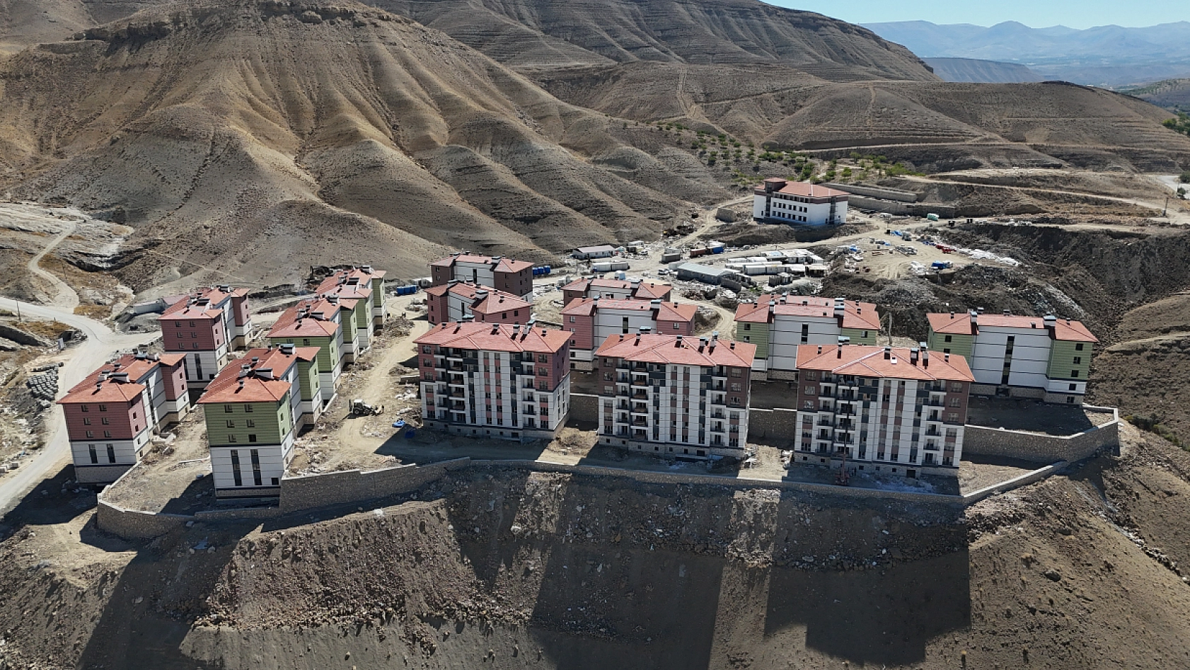 Rekor Sürede Tamamlandı..! Malatya'da 256 Konut Teslim Edilecek...!