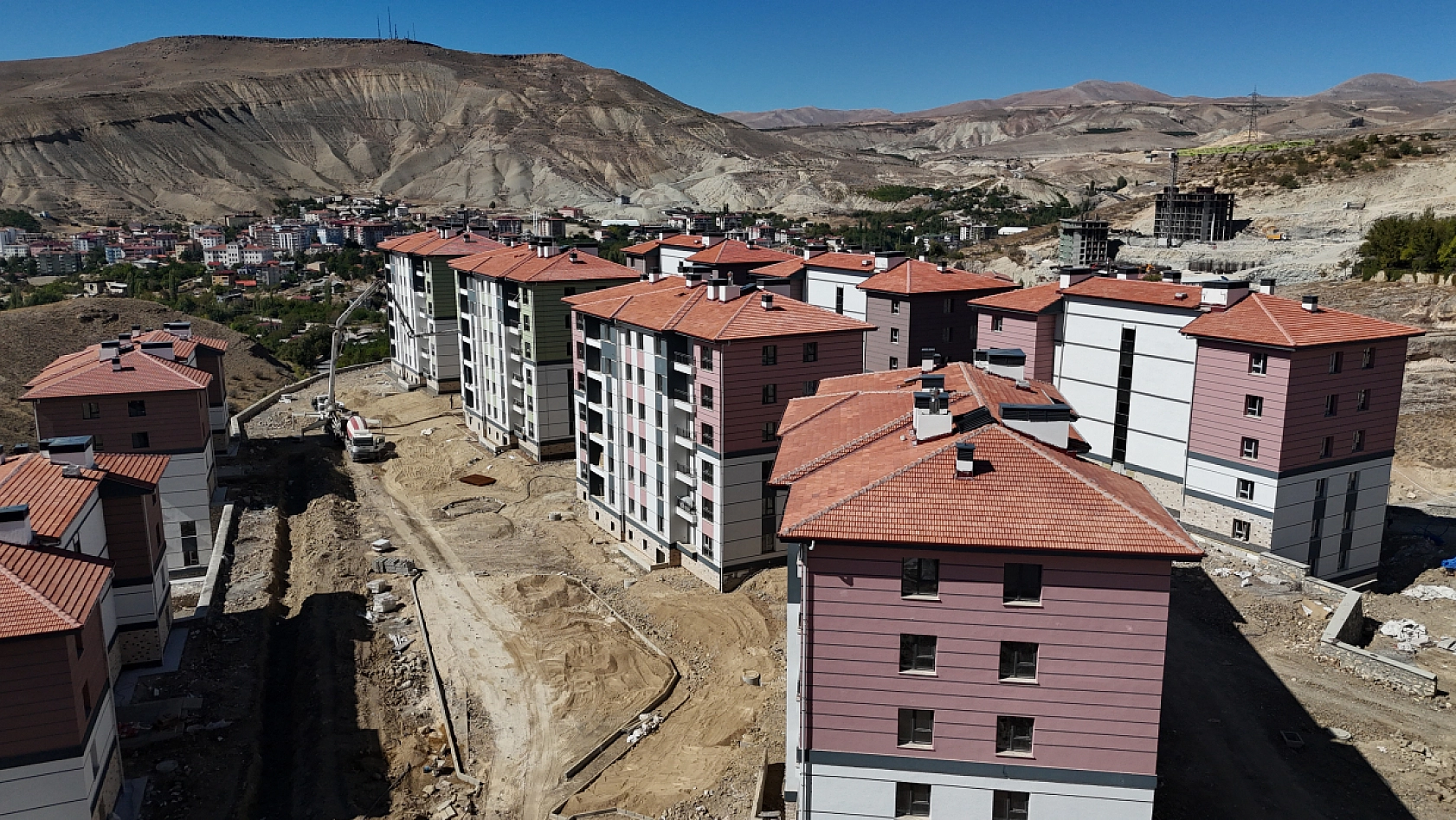 Rekor Sürede Tamamlandı..! Malatya'da 256 Konut Teslim Edilecek...!