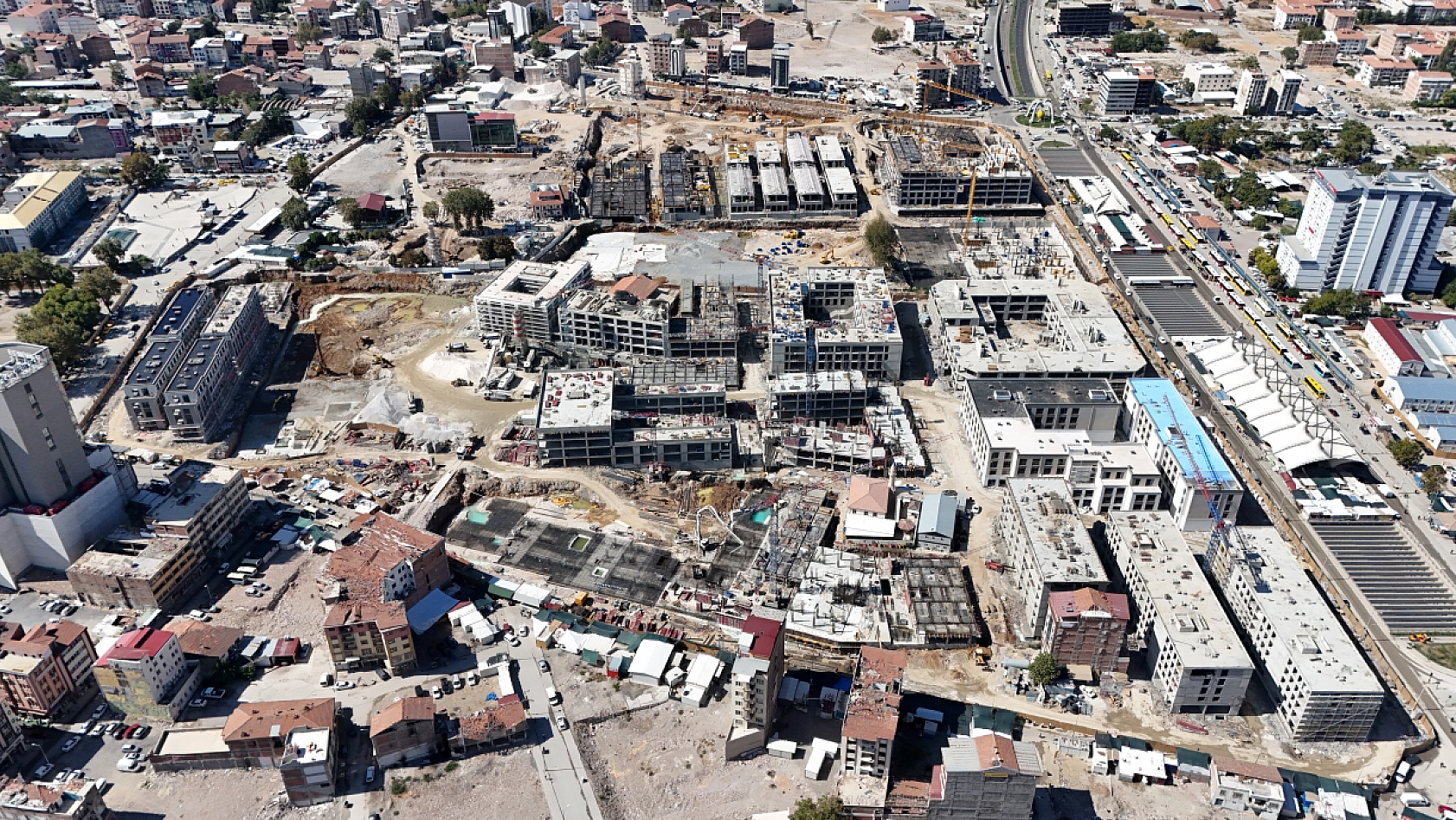 Malatya Çarşısı'na Yeni Yüz Kazandırılıyor...! Zemin Artı 2, 3 ve 4 Katlı Bloklar Yapılacak...