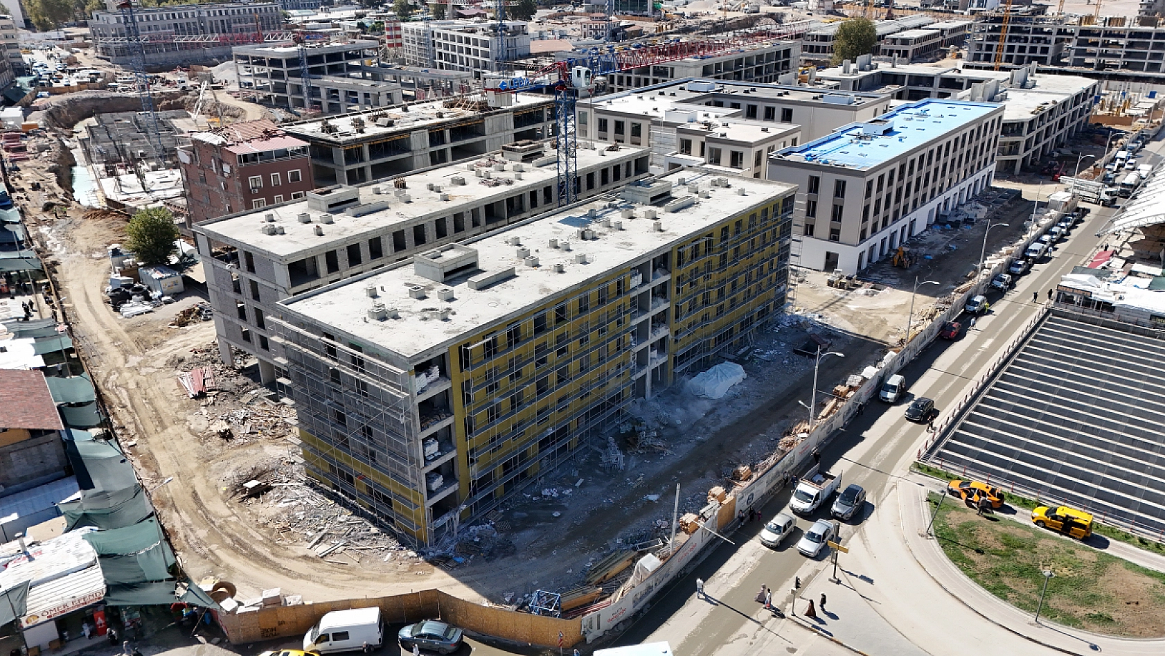 Malatya Çarşısı'na Yeni Yüz Kazandırılıyor...! Zemin Artı 2, 3 ve 4 Katlı Bloklar Yapılacak...