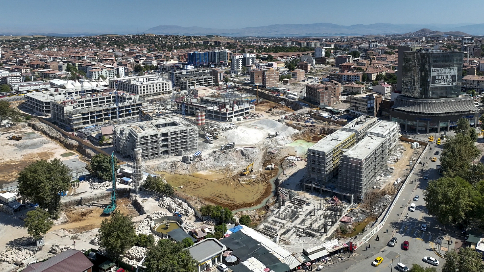 Yeni Malatya Çarşısı Şekilleniyor: 3 Bin 248 Dükkan, 2 Bin 106 Ofis Görücüye Çıkıyor!