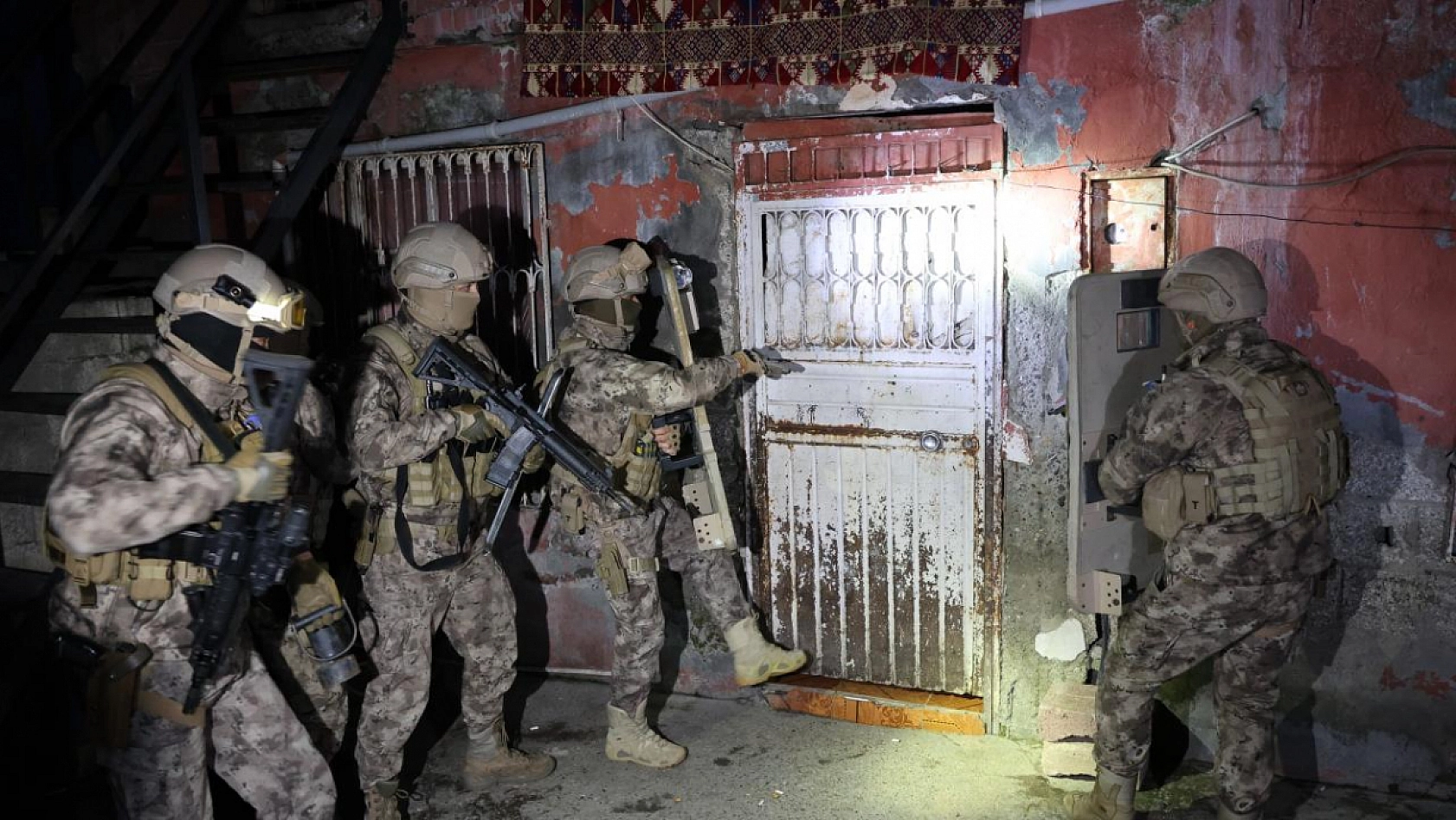 Malatya'da dolandırıcılık operasyonu: 181 kişi tutuklandı…