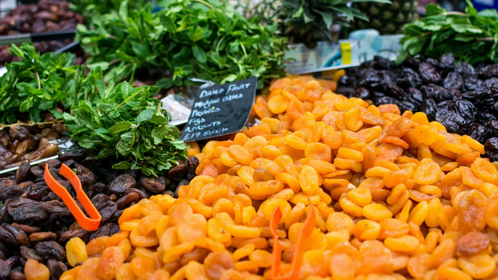 Malatya'da 100, Almanya'da Bin TL: Üretici Zararda, Tüccar Kar Baskınında!