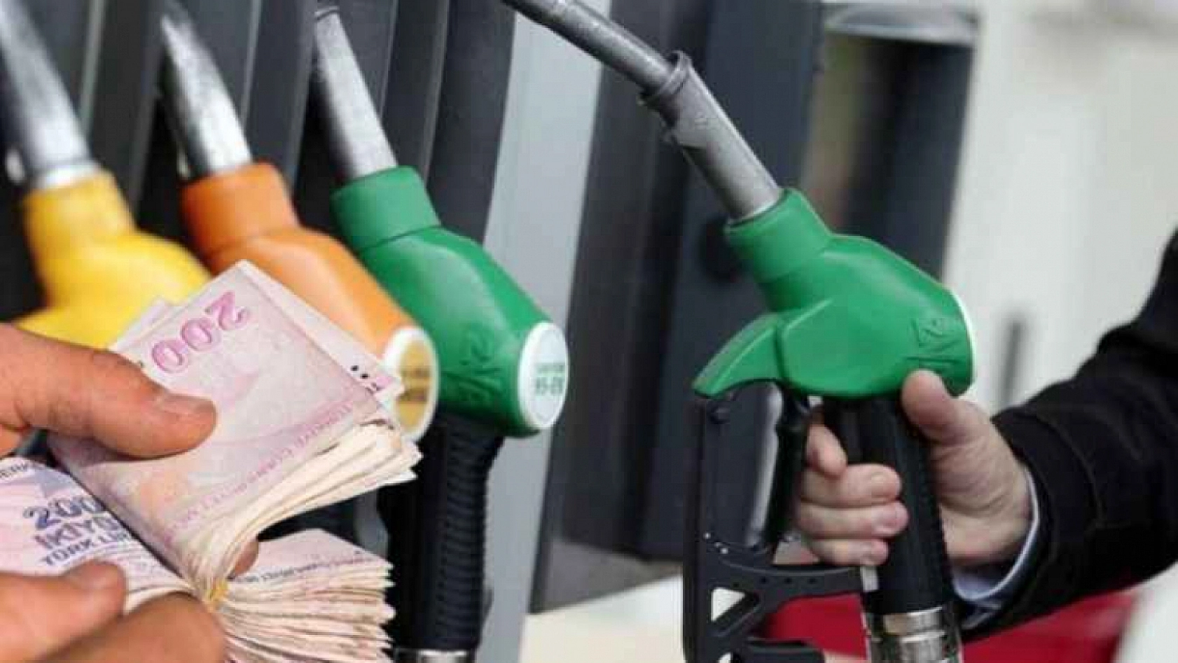 Akaryakıt Pompa Fiyatları Değişti Mi?