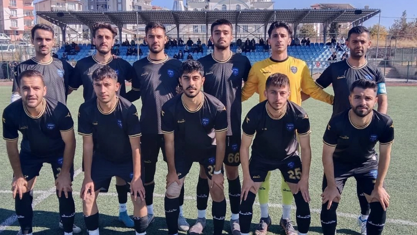 Malatyaspor'un Şampiyonluk Hayalleri Sarsıldı, Yeşilyurt Belediyespor Zirvede..!