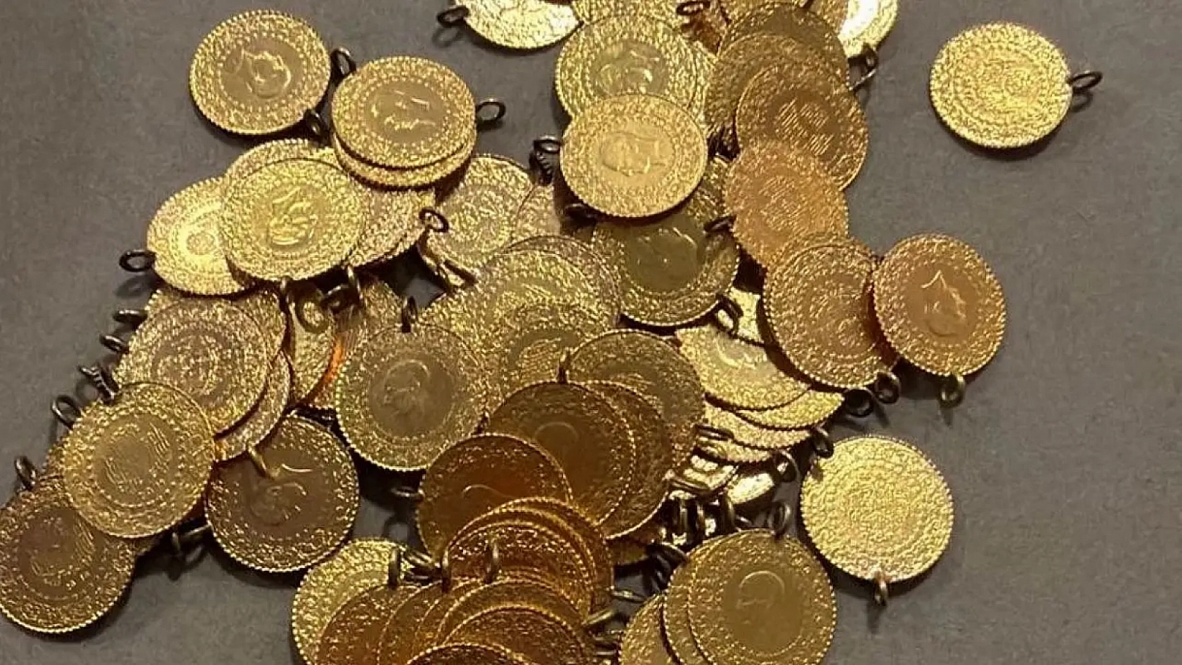 Altın Sert Çakıldı! Gram Altın 7 Bin 155 TL Seviyesine Geriledi