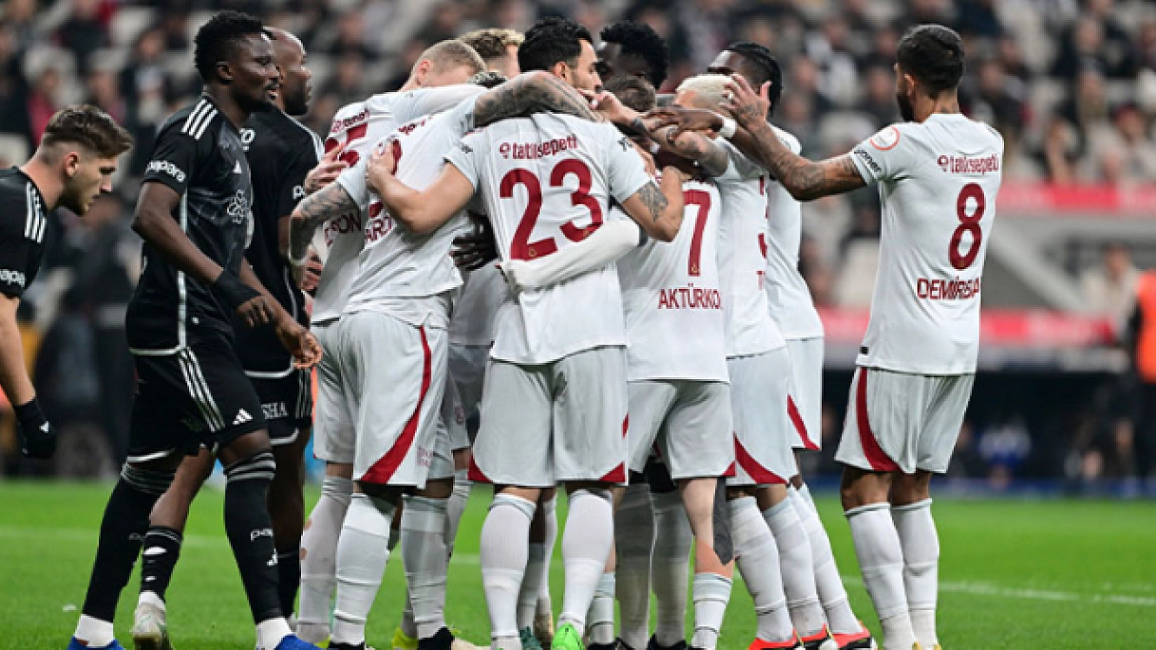 Aslan durdurulamıyor! Galatasaray, Beşiktaş maç sonucu bakın ne oldu!