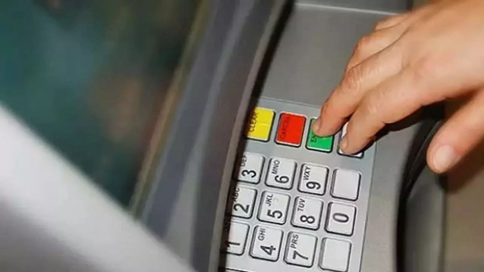 ATM'lerde yeni dönem! Eski şifreler artık geçersiz olacak