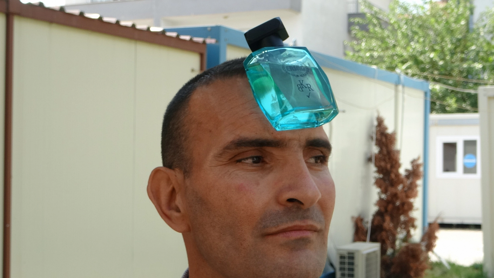 Malatya'da Görenleri Şaşkına Çeviriyor! 'Mıknatıs Adam Sokaklarda'