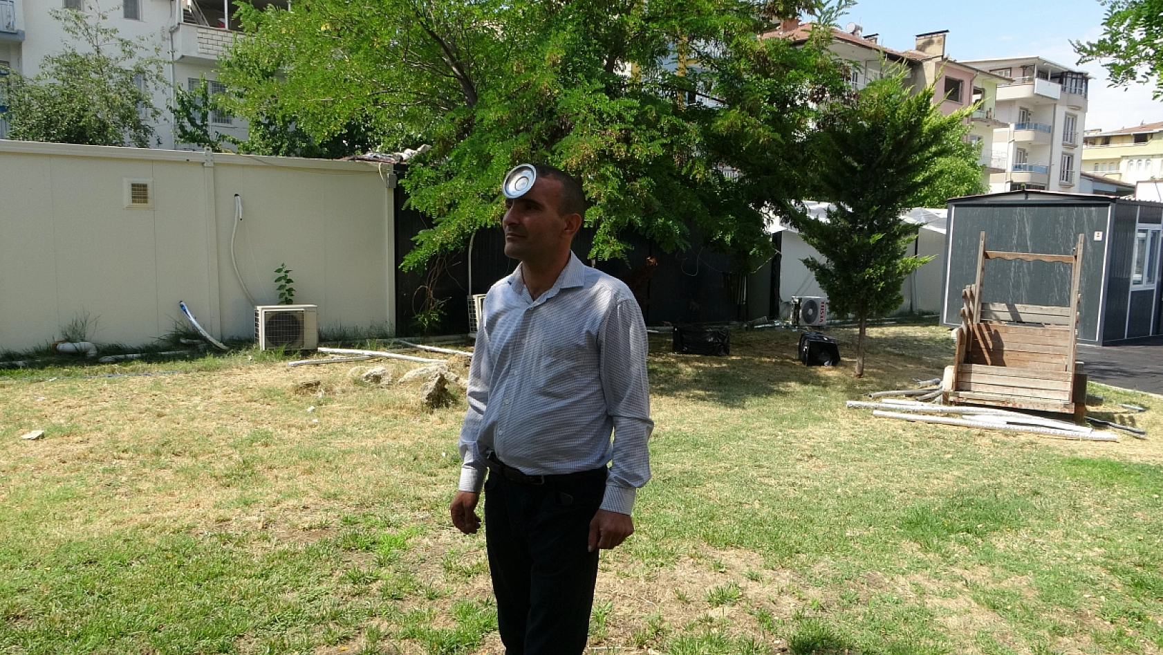 Malatya'da Görenleri Şaşkına Çeviriyor! 'Mıknatıs Adam Sokaklarda'