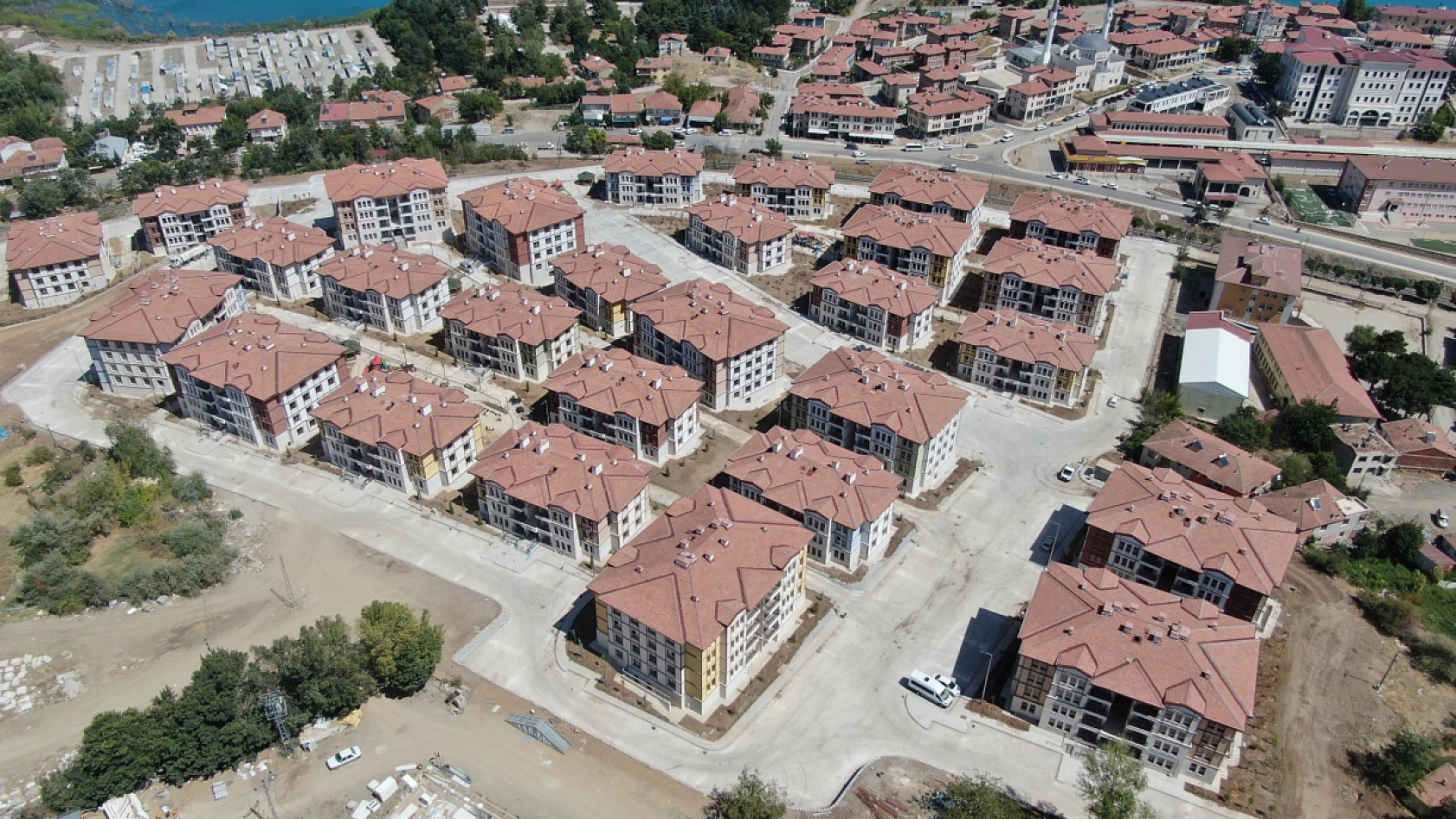 Komşu, TOKİ eliyle yenilendi..!