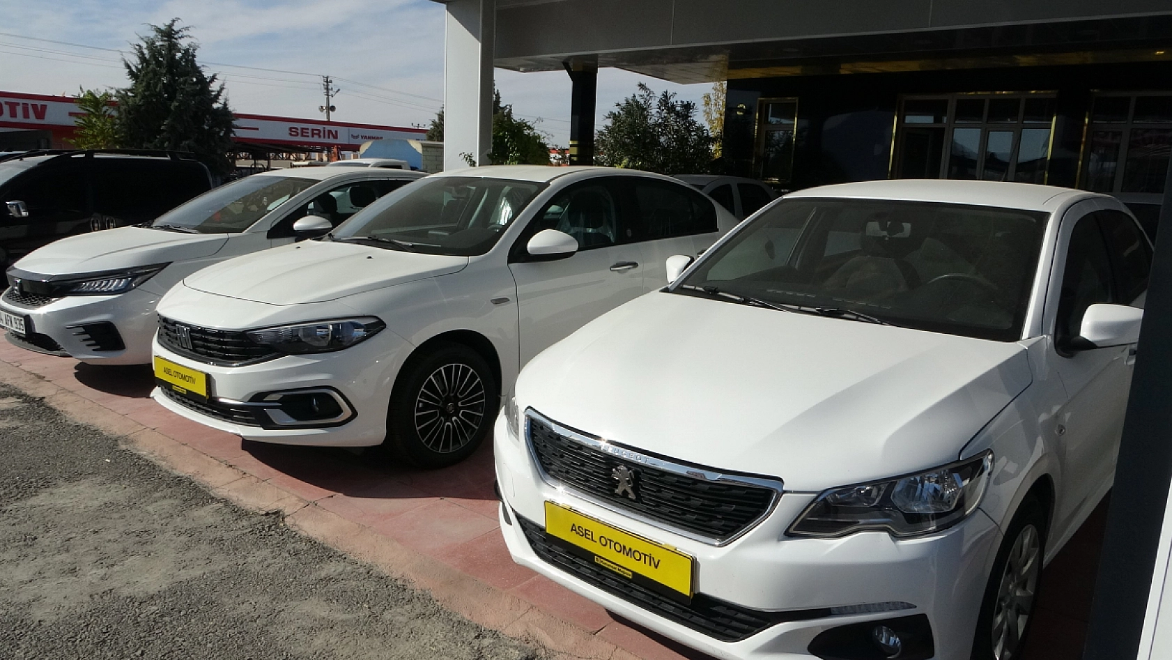 İkinci El Otoda Piyasa Durgun: Fiyatlar 200 bin TL düştü!