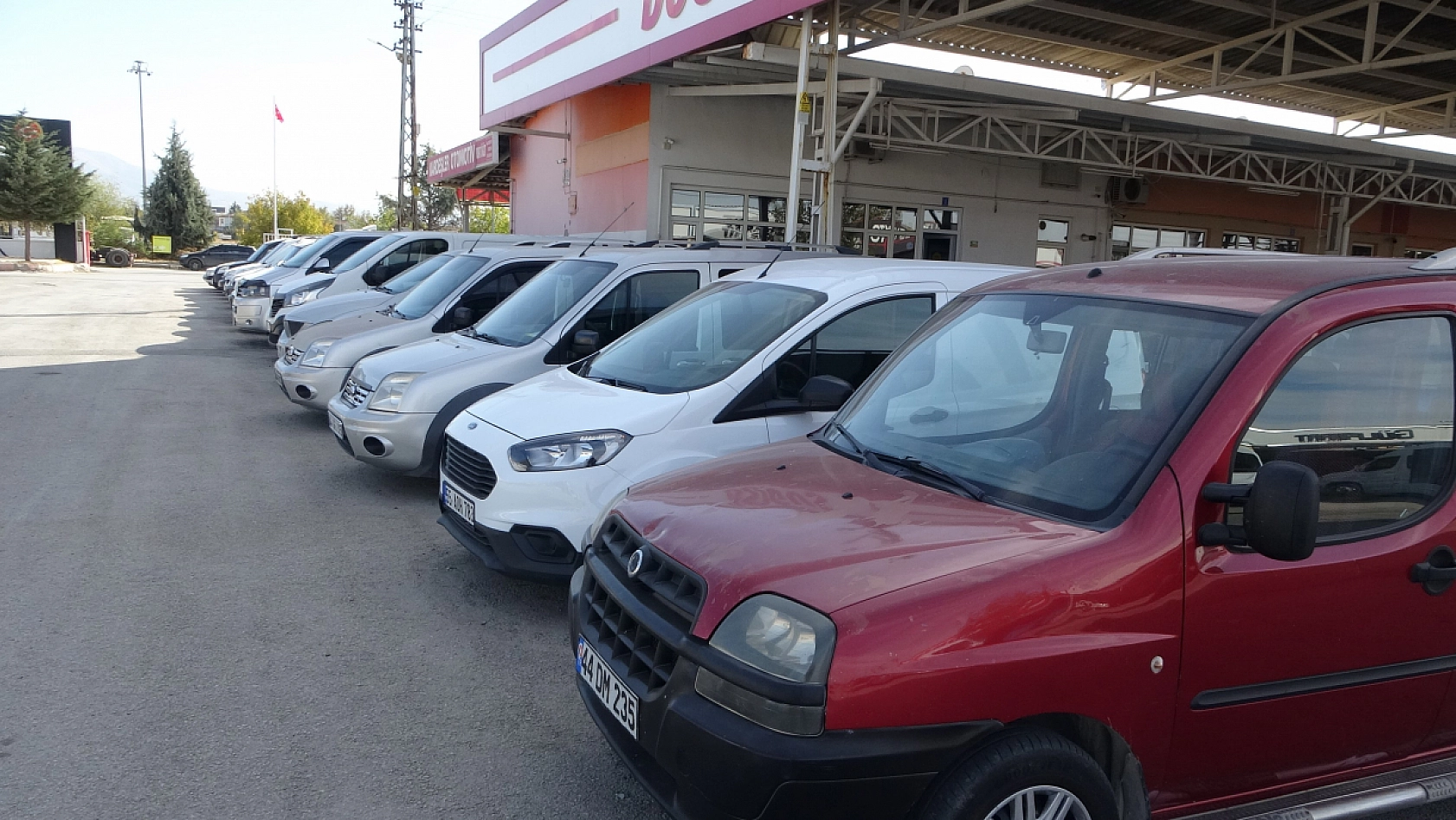 İkinci El Otoda Piyasa Durgun: Fiyatlar 200 bin TL düştü!