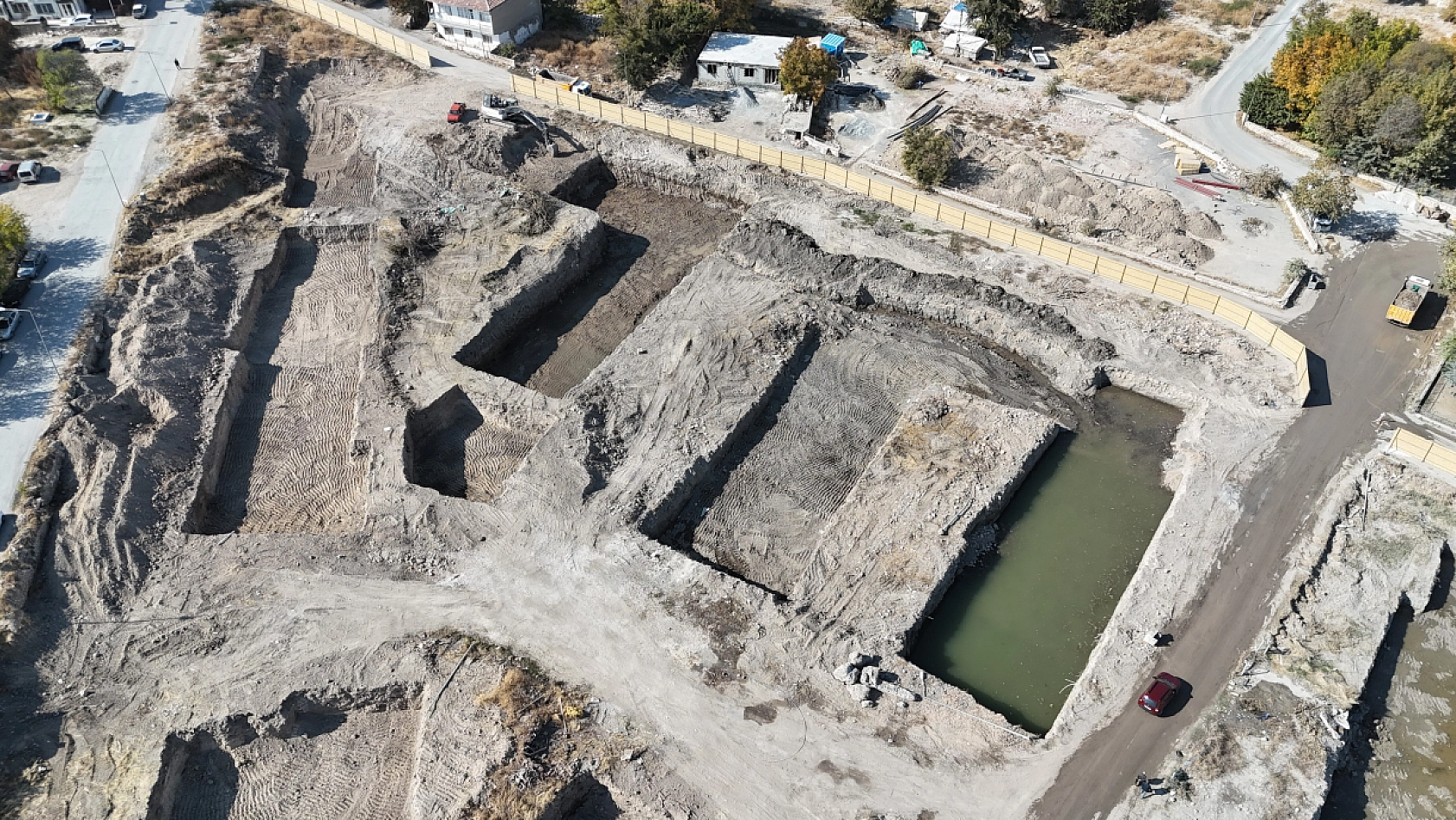 Malatya'da 82 Dönümlük Rezerv Alanında Çalışmalar Hızlandı 210 Konut ,70 İşyeri, 38 Ofis İnşa Edilecek...!