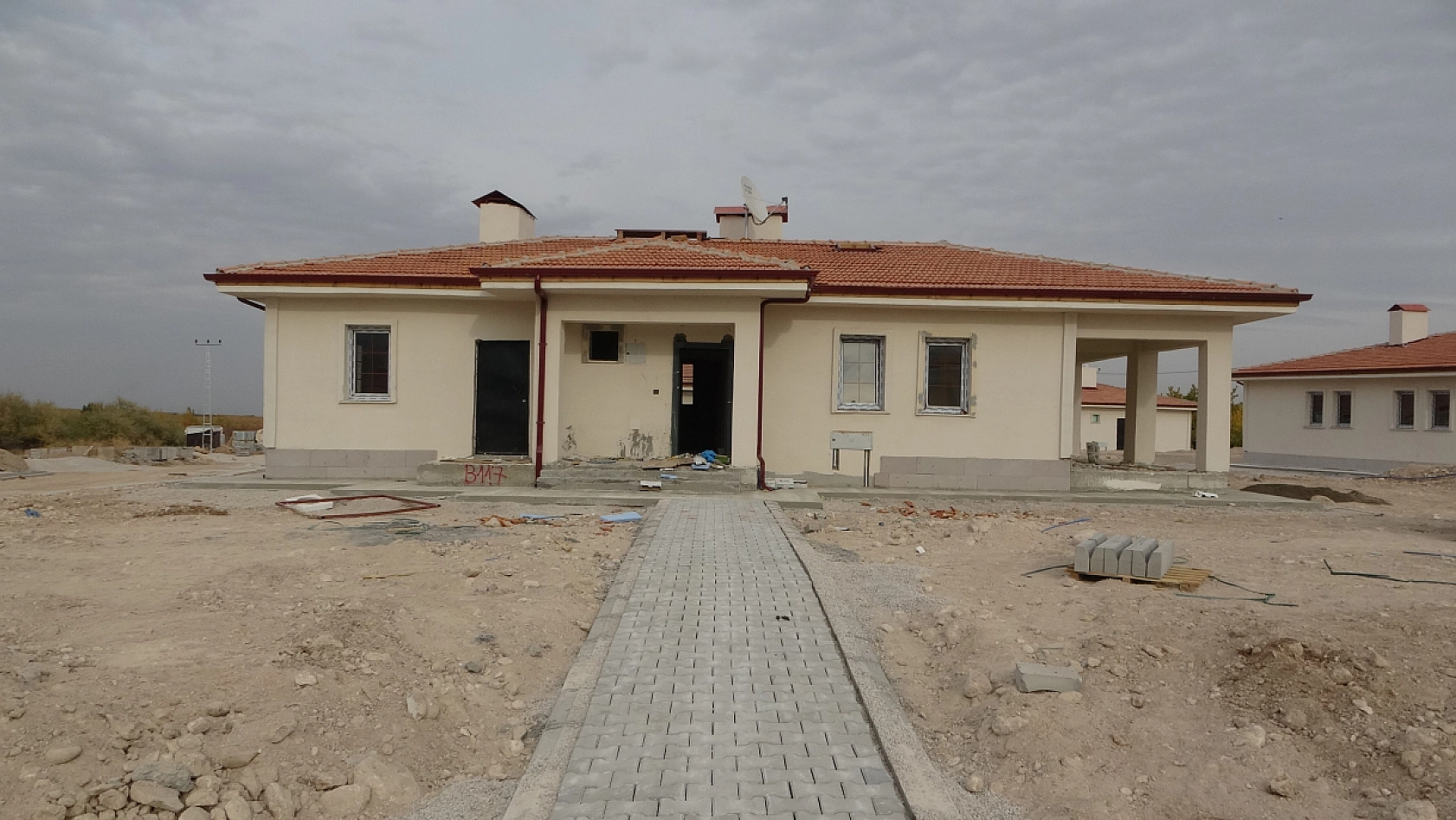 Malatya'da 171 köy evinin 98'i hak sahiplerine teslim edildi