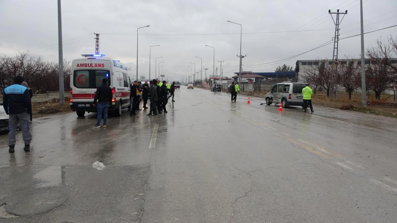 Malatya'da 6 Kişinin Yaralandığı Kaza Kameralara Yansıdı!