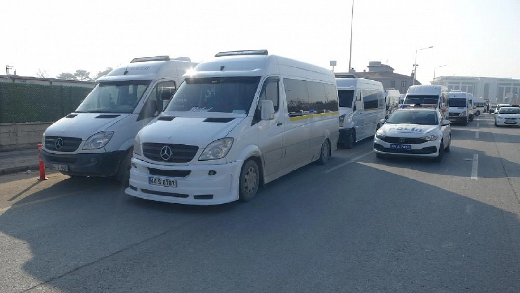 Servisçiler Cezalara İsyan Etti: Araç Geçişine İzin Vermediler!