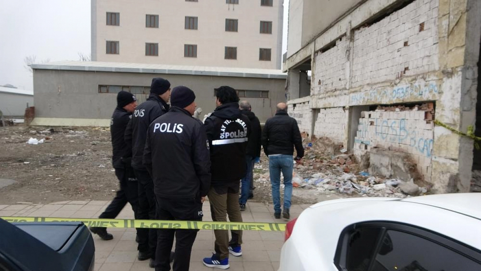 Malatya'da Şüpheli Ölüm: Cerrahi Maskeli Erkek Cesedi Bulundu!