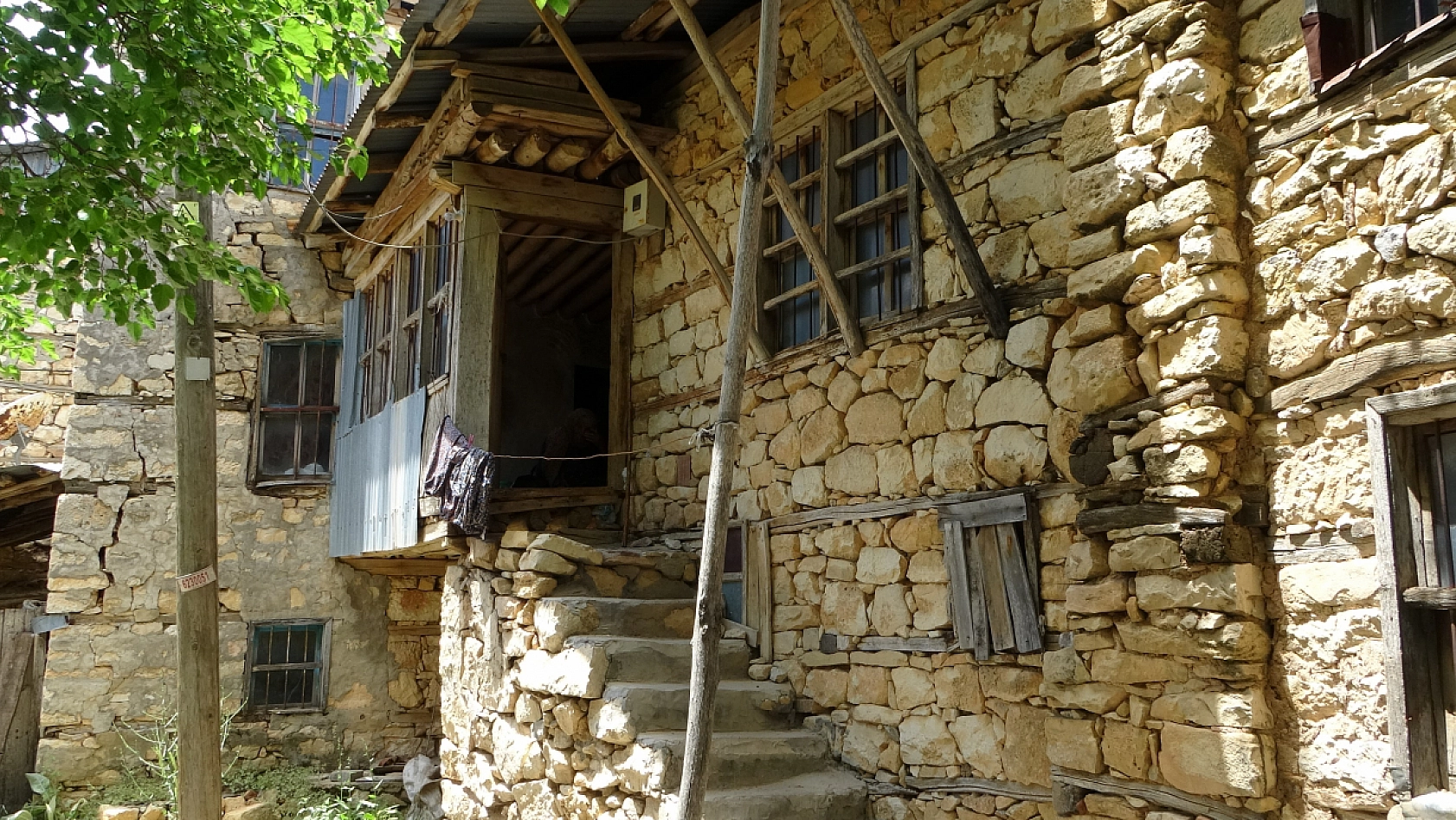 Duvarları Süsleyen Kadim Sır: Malatya'da 500 yıllık gelenek parmak ucunda yaşıyor