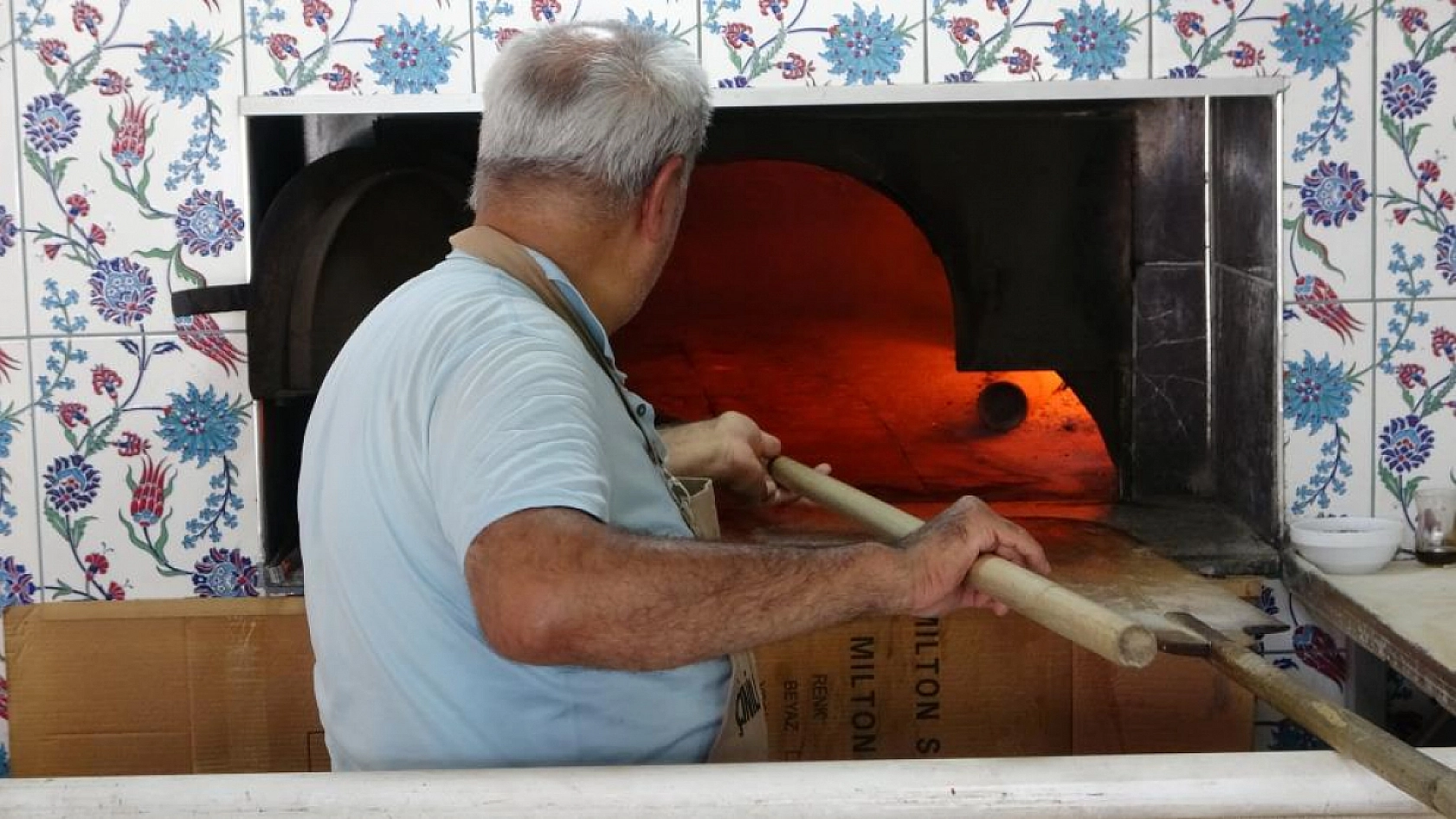 Malatya'da 340 dereceye direnen fırıncılar! Ekmek sıcak, emek daha sıcak