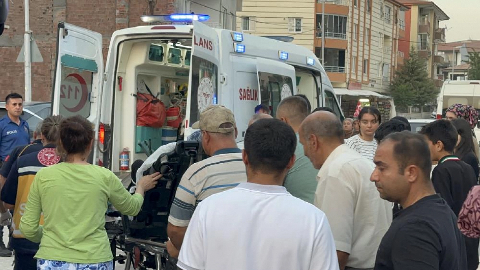 Kapalı okul bahçesi faciası Demir parmaklık az daha canından ediyordu