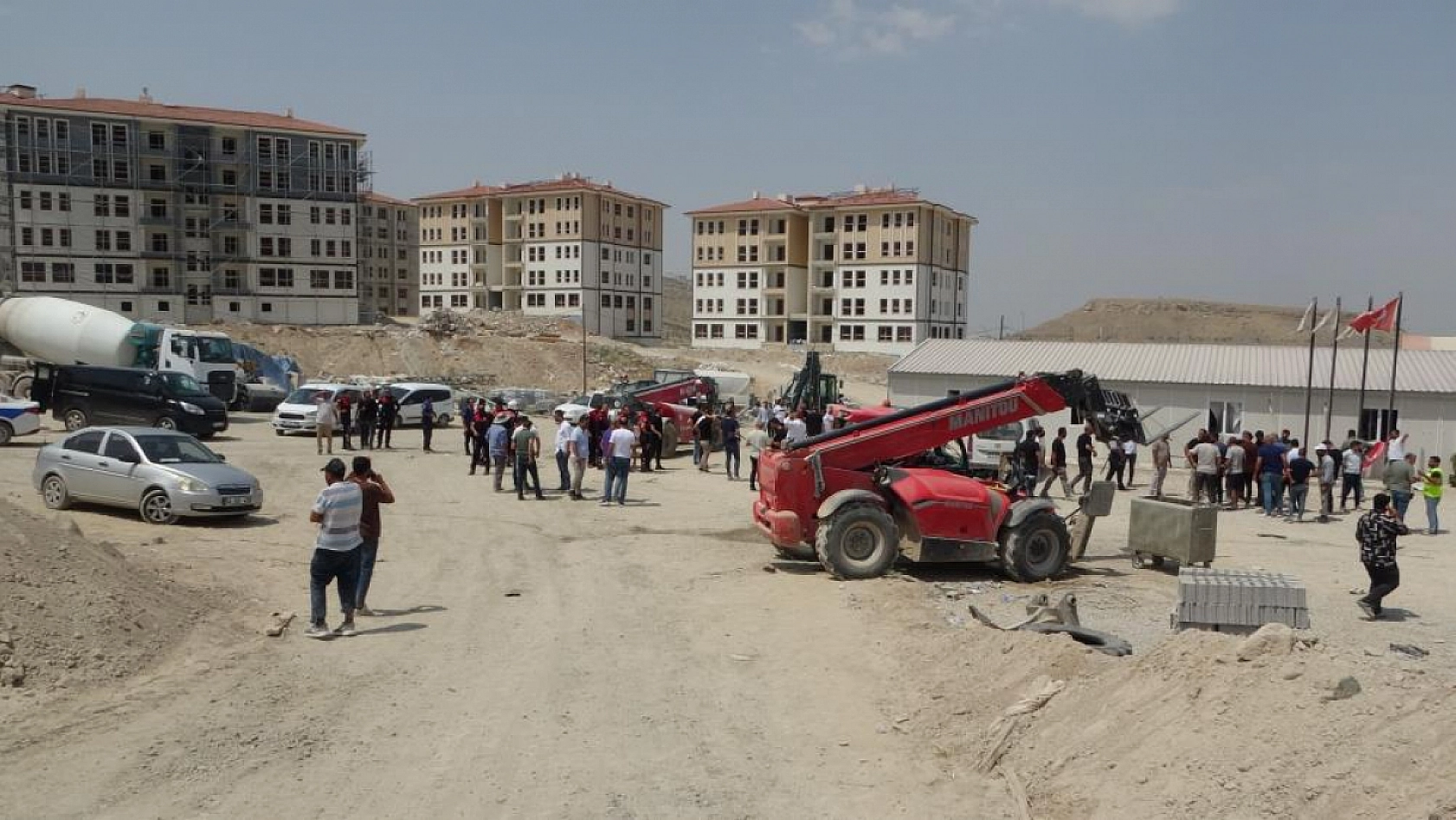 Malatya'da şantiyede silahlı-bıçaklı kavga: 2'si ağır 7 yaralı