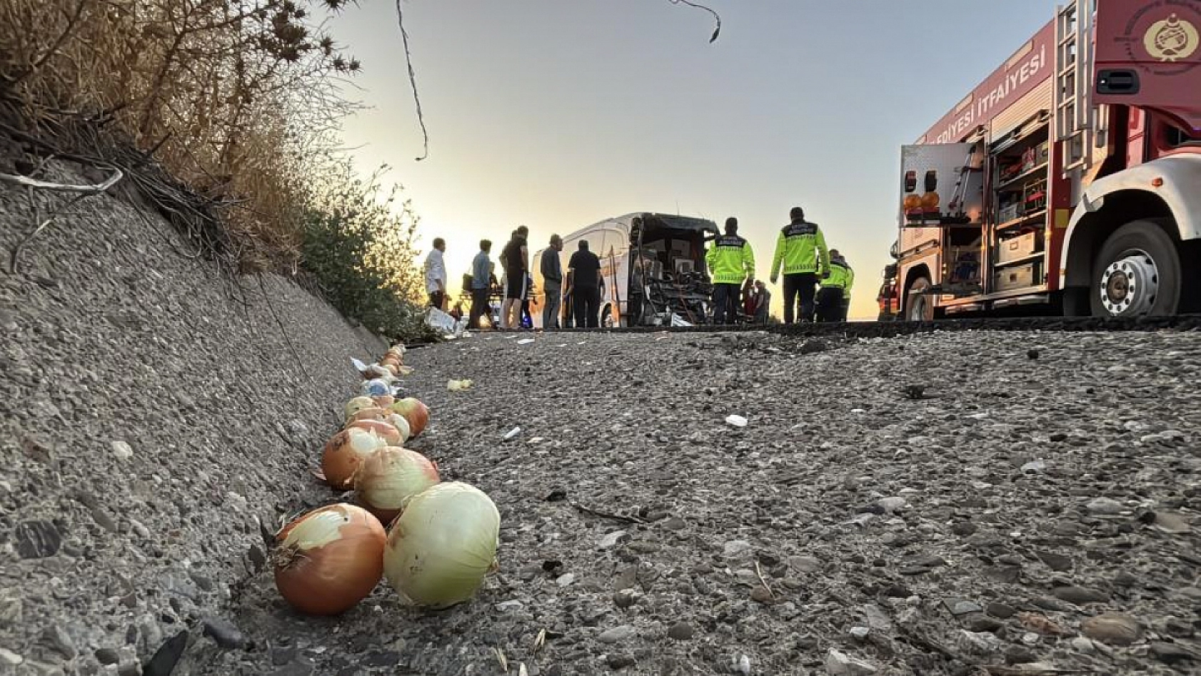 Malatya Otobüsü Bolu'da kamyona çarptı: 1 Ölü 10 Yaralı