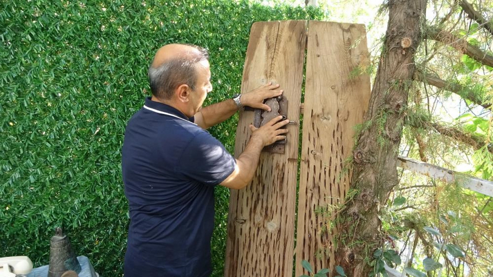 Fidan almak için gittiği köyde gördüğü tarım aleti, tutkusunun başlangıcı oldu!