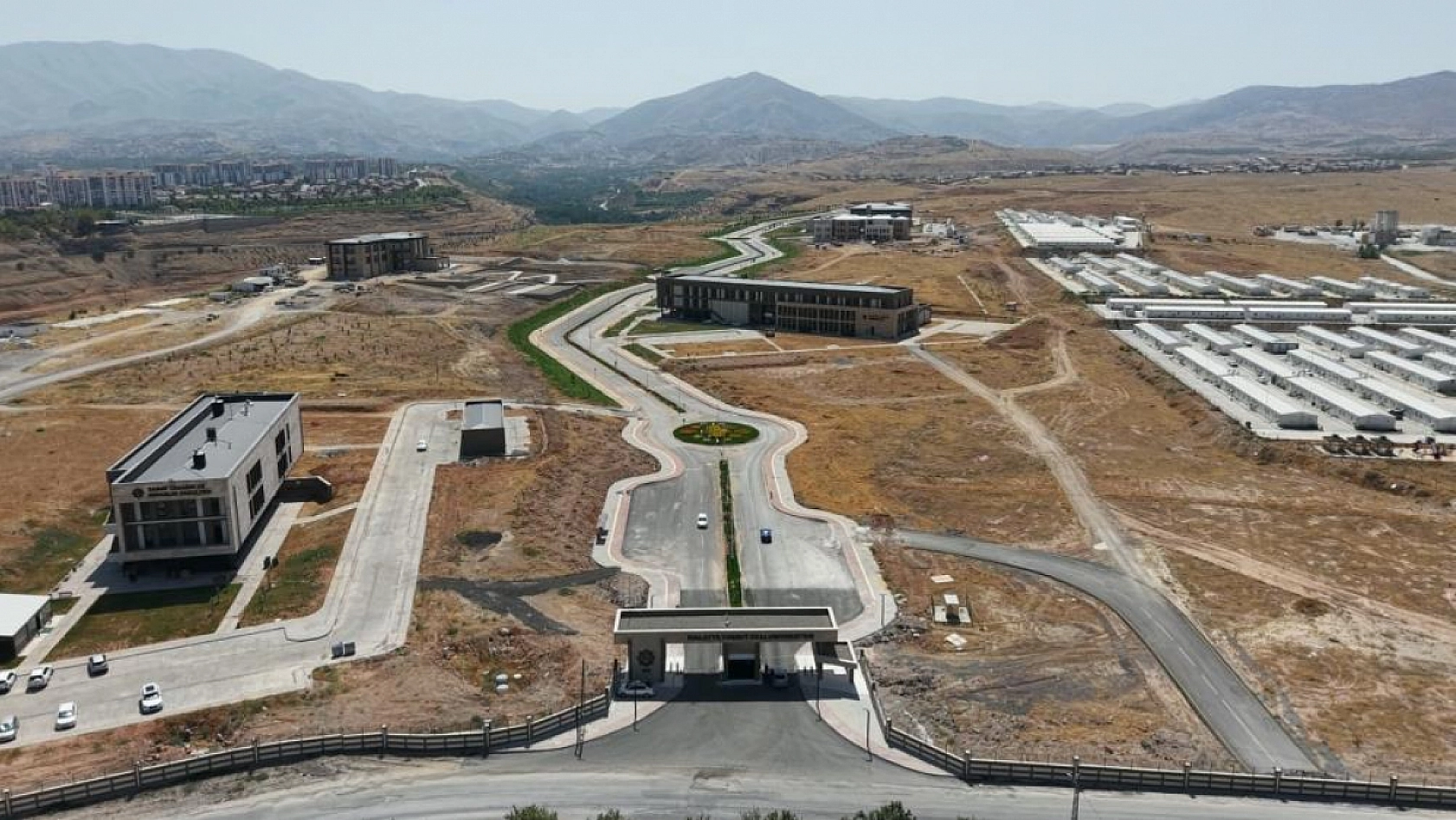 MTÜ, çağın ihtiyaçlarına uygun bölümlerle eğitim yelpazesini genişletiyor