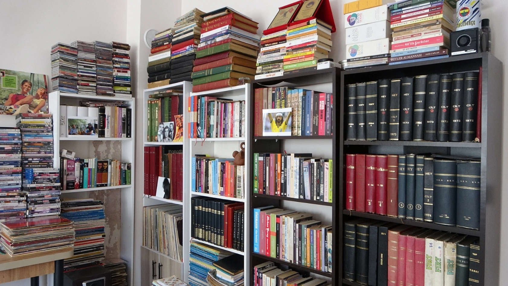 'Asrın Felaketi'nden sadece kitaplarını ve plaklarını kurtarabildi