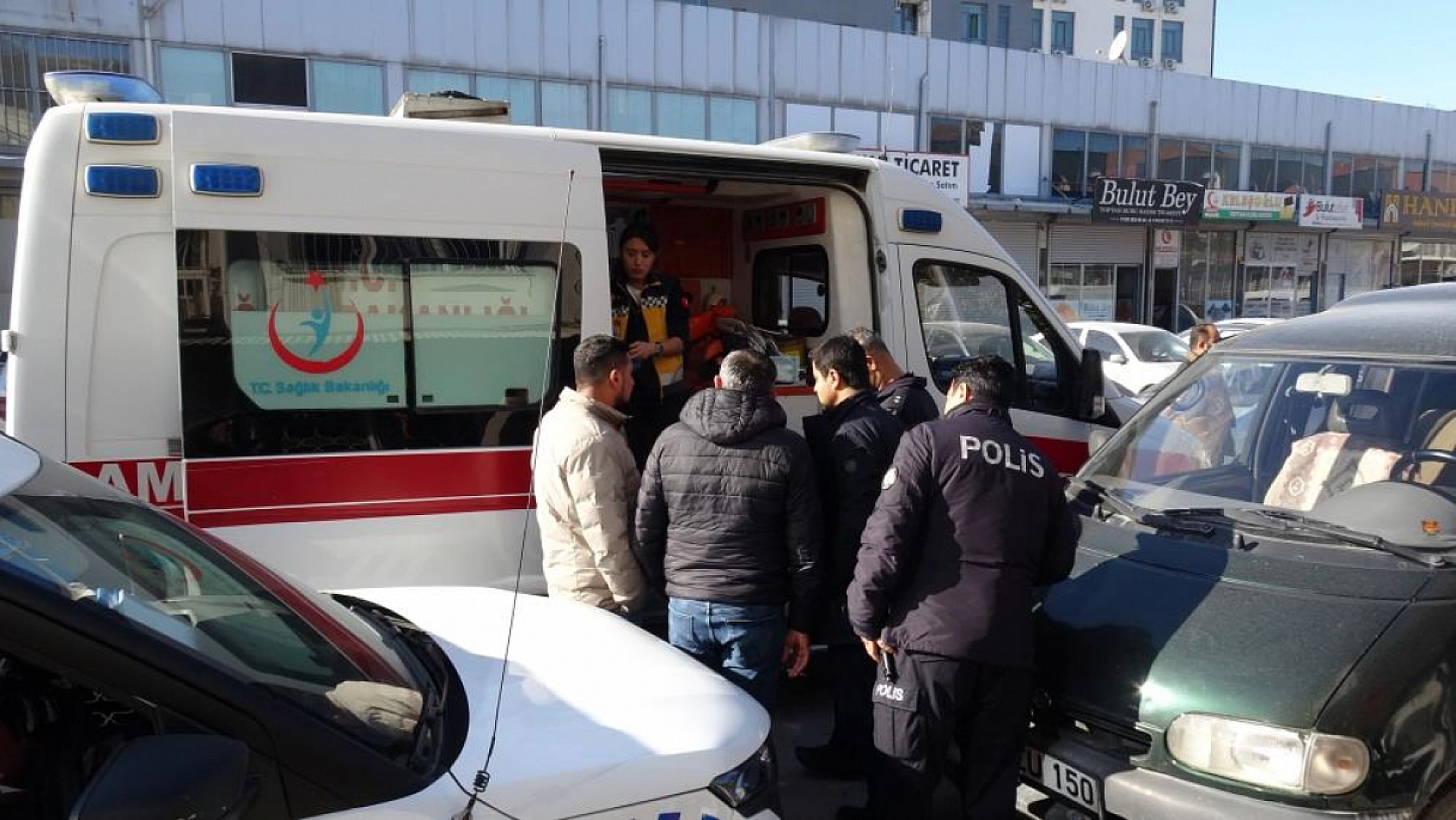 Malatya'da alacak verecek kavgası kanlı bitti: 2 yaralı