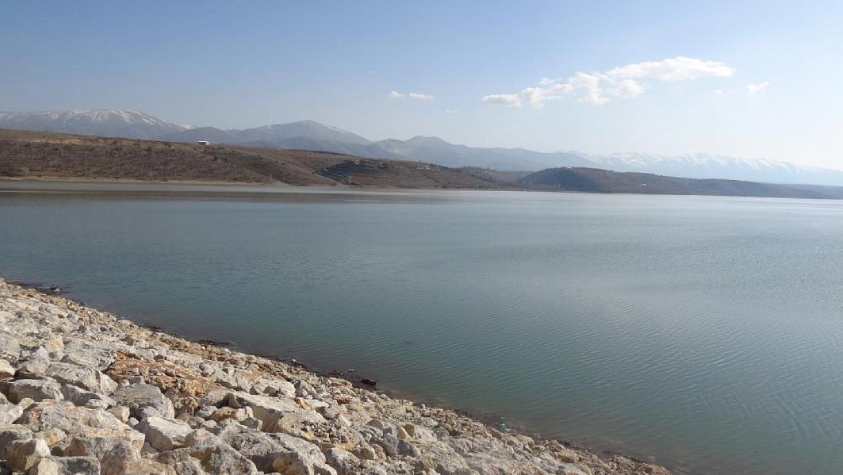 Malatya'da toprak suya doydu, barajlar coştu, kapaklar açıldı!