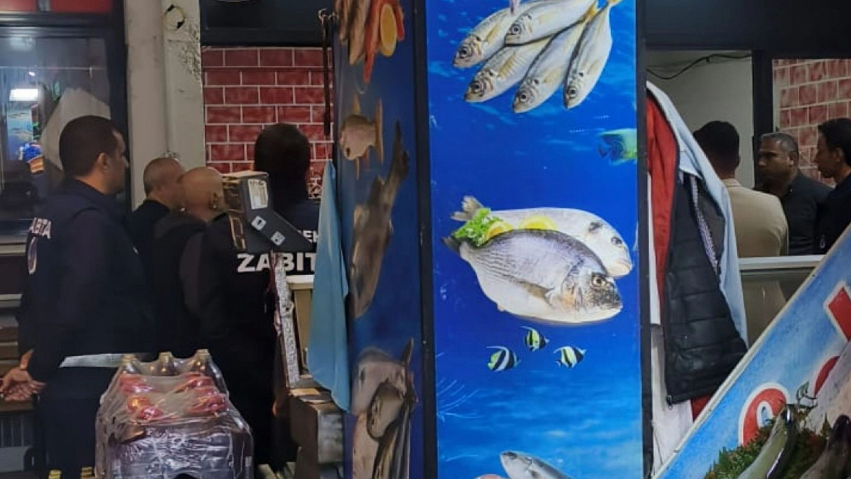 Malatya'da ilginç tartışma: Bir santimlik hamsi pazarı karıştırdı...