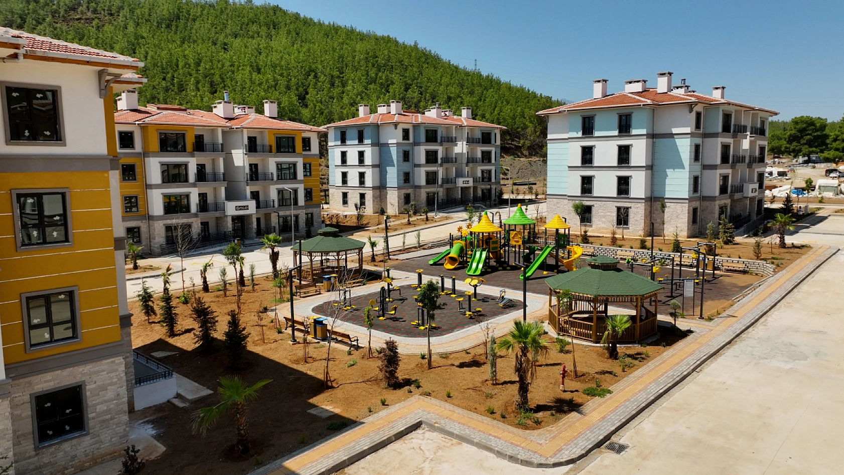 Bakan Kurum, Tek Tek İlleri Açıkladı: Konut ve İş Yerlerinin Tam Listesini Paylaştı…