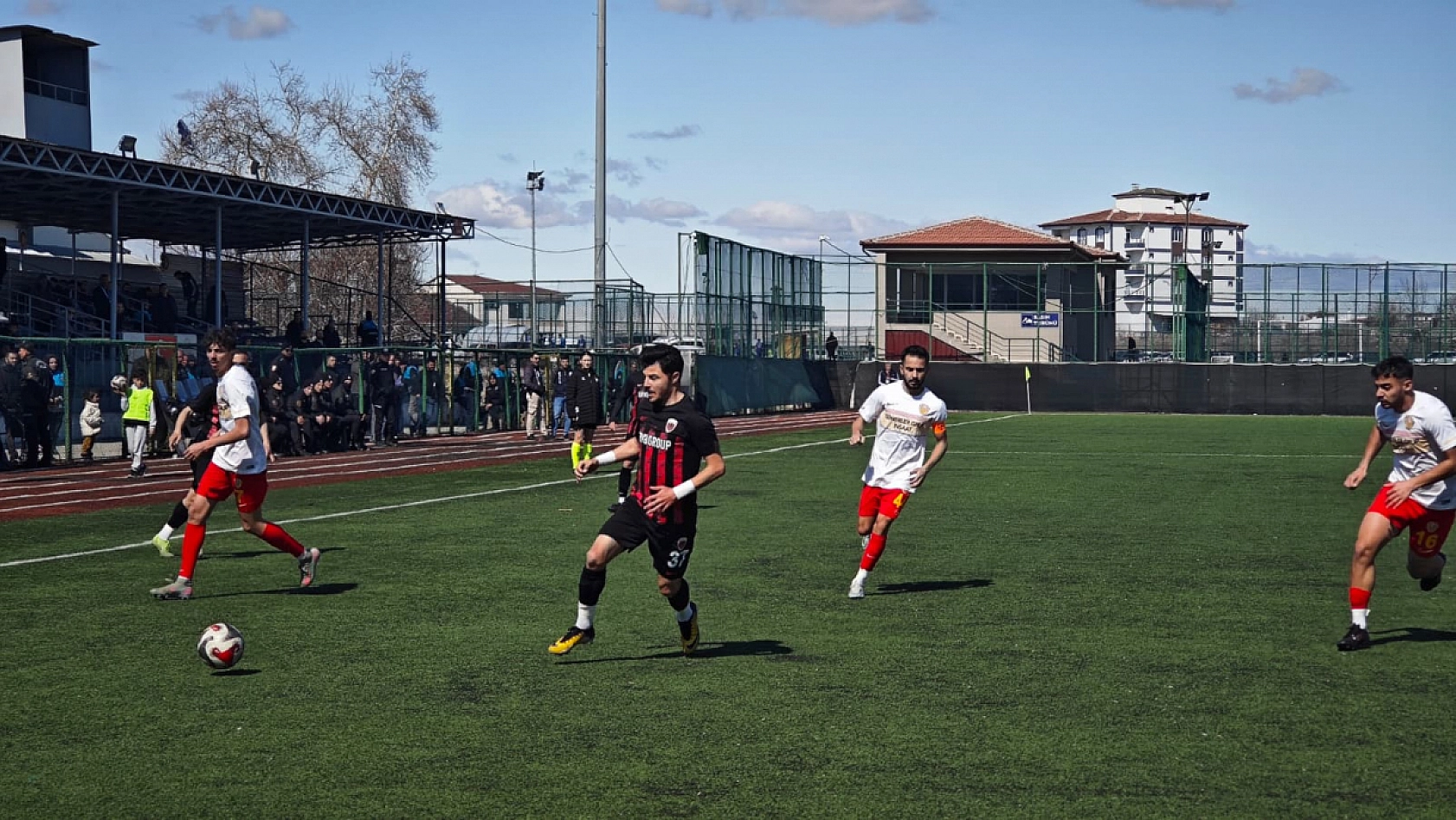 Malatya Derbisi Nefes Kesti: Battalgazi Rövanşı 2 Golle Aldı!