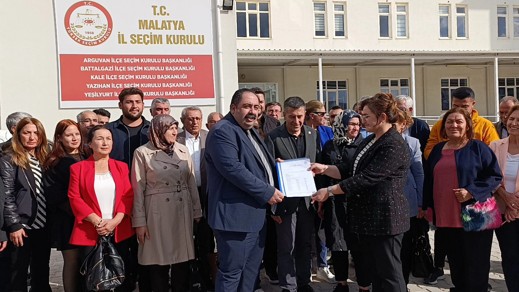 Barış Yıldız mazbatasını aldı