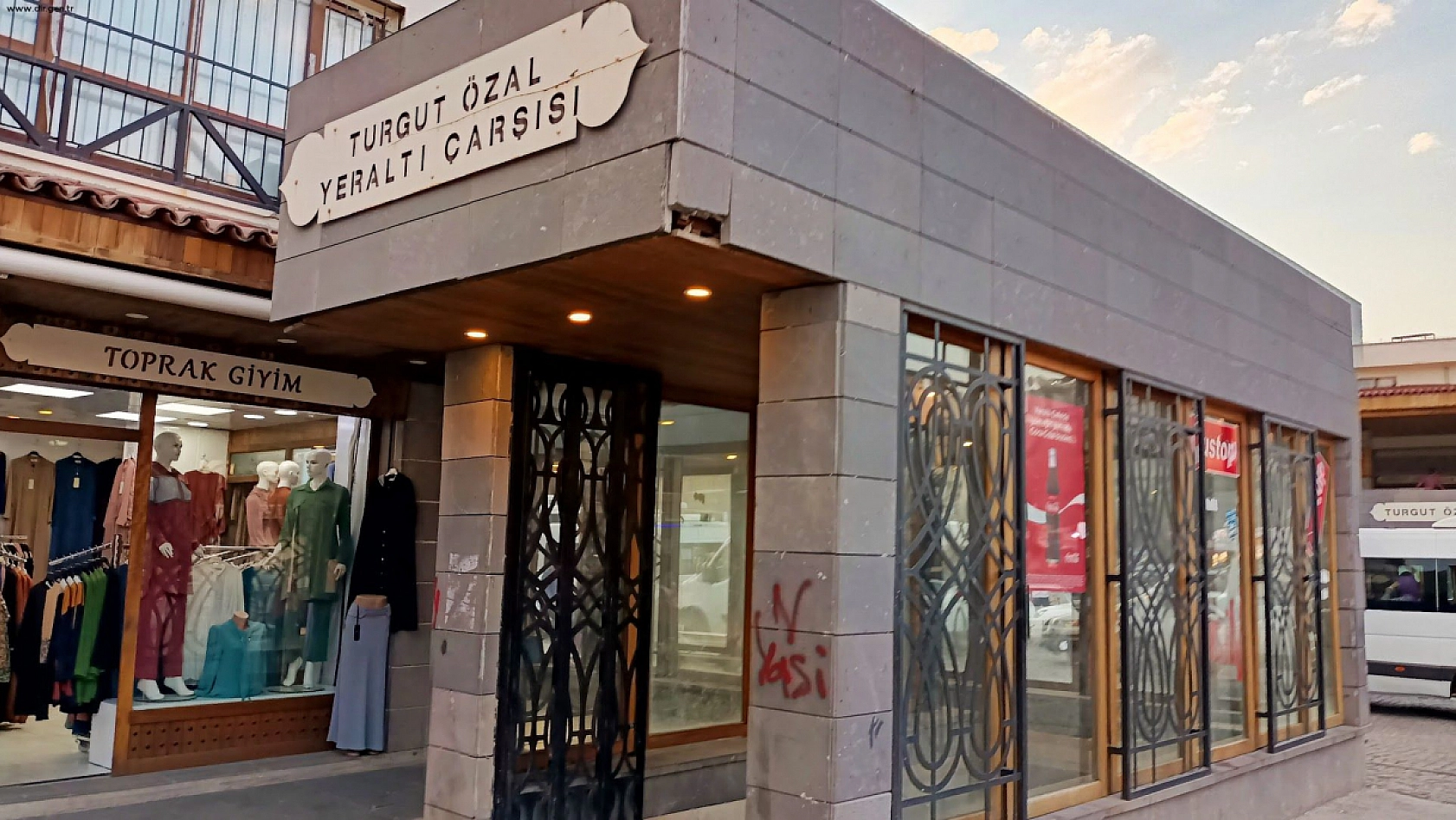 Projeye Eleştiri: Çarşı Değil Hapishane! 